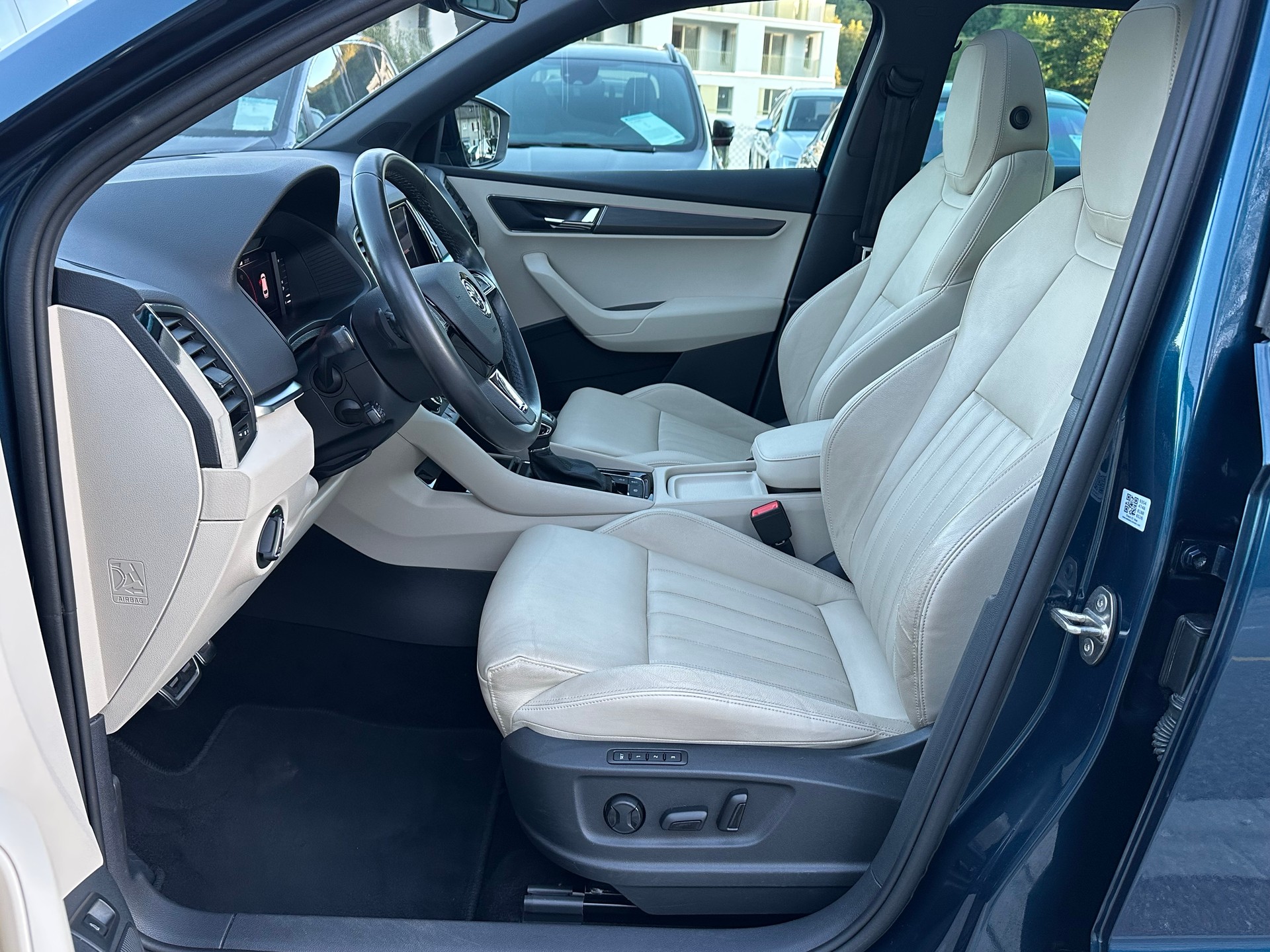 SKODA Karoq 2.0 TDI CR Style 4x4 DSG-image-9