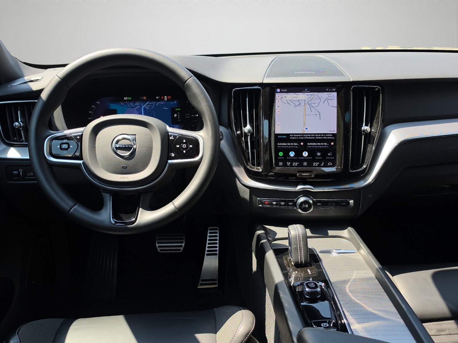 VOLVO XC60 2.0 T6 TE R-Design eAWD-image-10