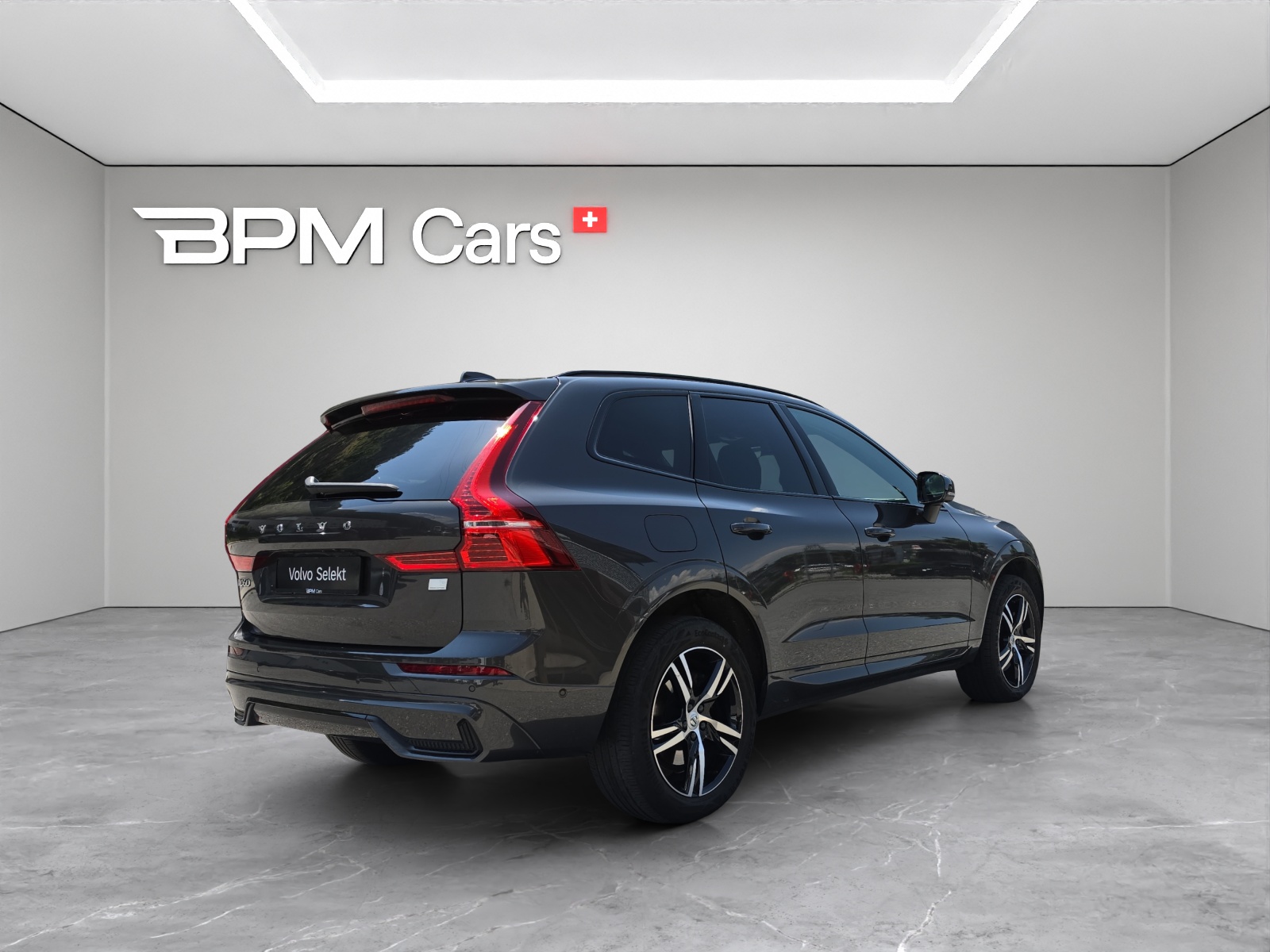 VOLVO XC60 2.0 T6 TE R-Design eAWD-showroom-element-3