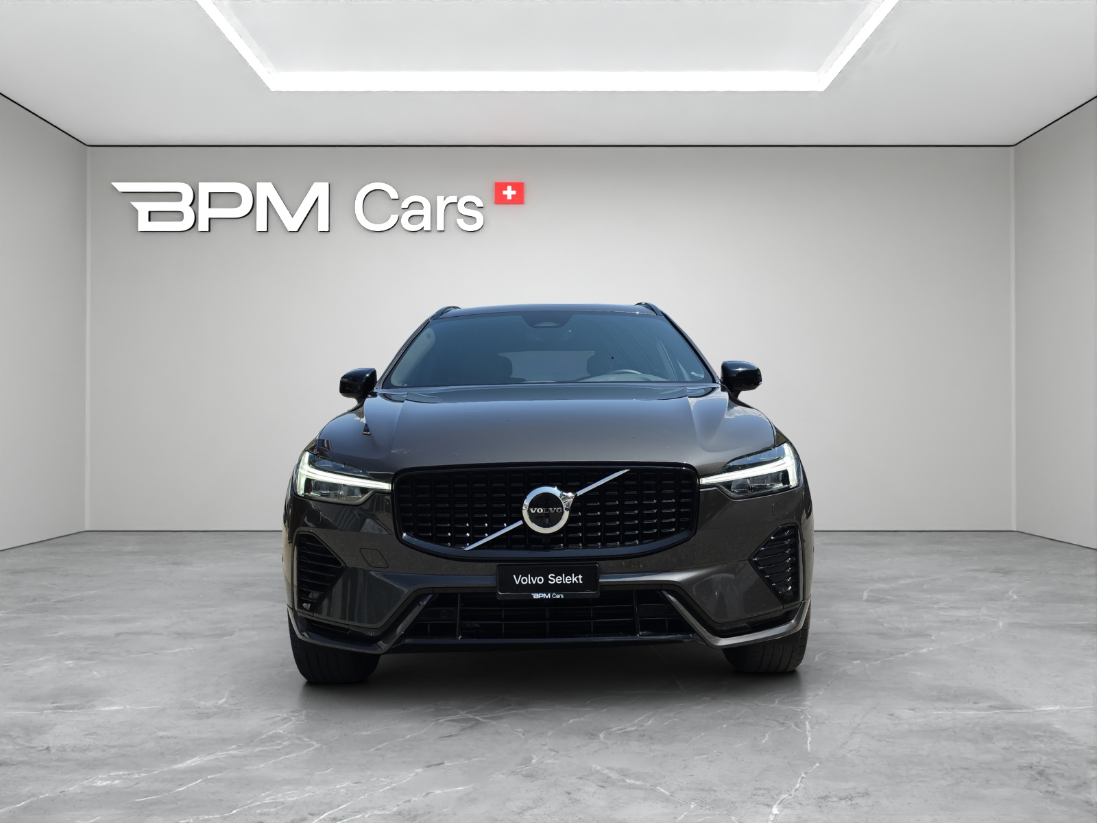 VOLVO XC60 2.0 T6 TE R-Design eAWD-showroom-element-1