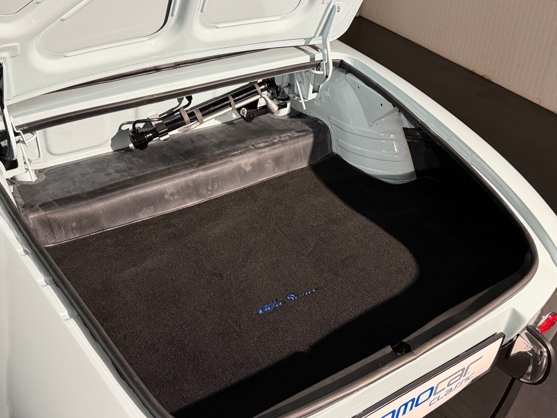 ALFA ROMEO 1600 Duetto Osso di seppia-image-15