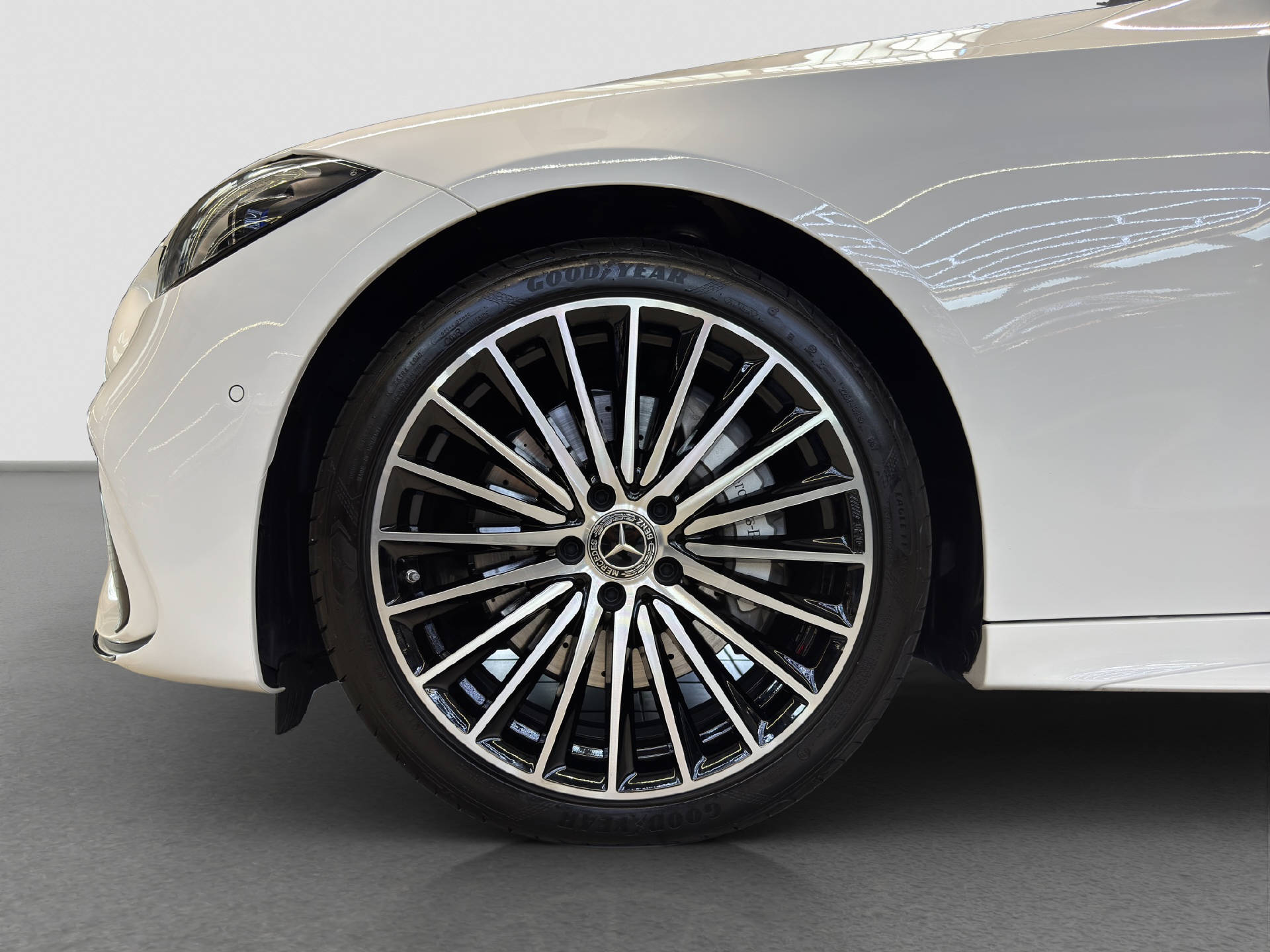 MERCEDES-BENZ C 220 d Swiss Star AMG Line 4MATIC-image-5
