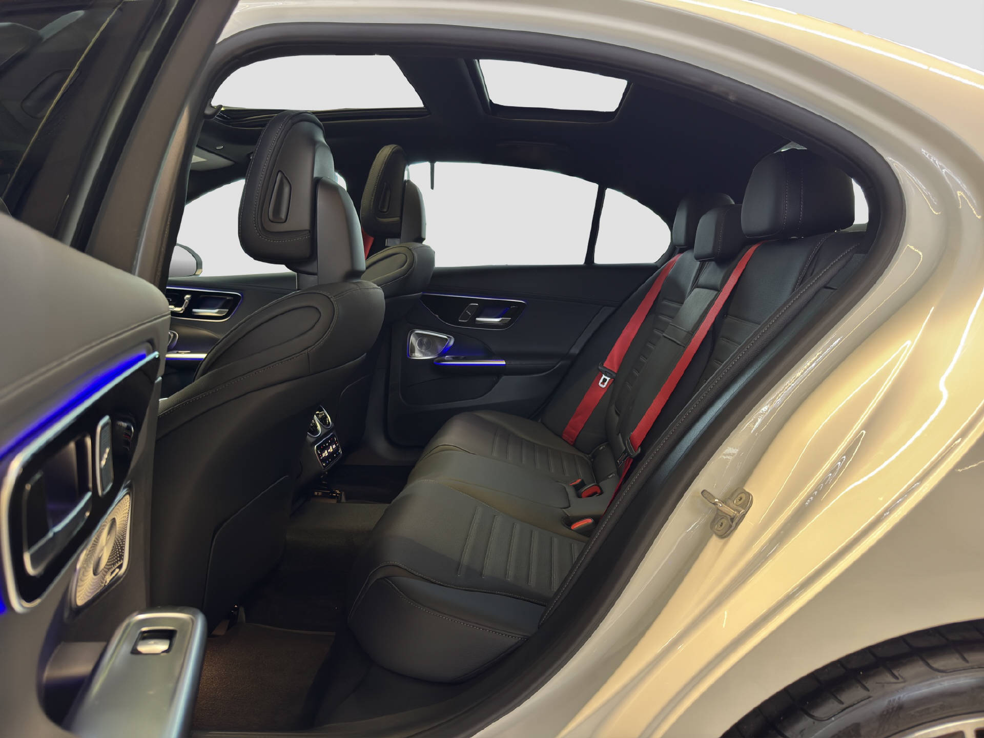 MERCEDES-BENZ C 220 d Swiss Star AMG Line 4MATIC-image-12