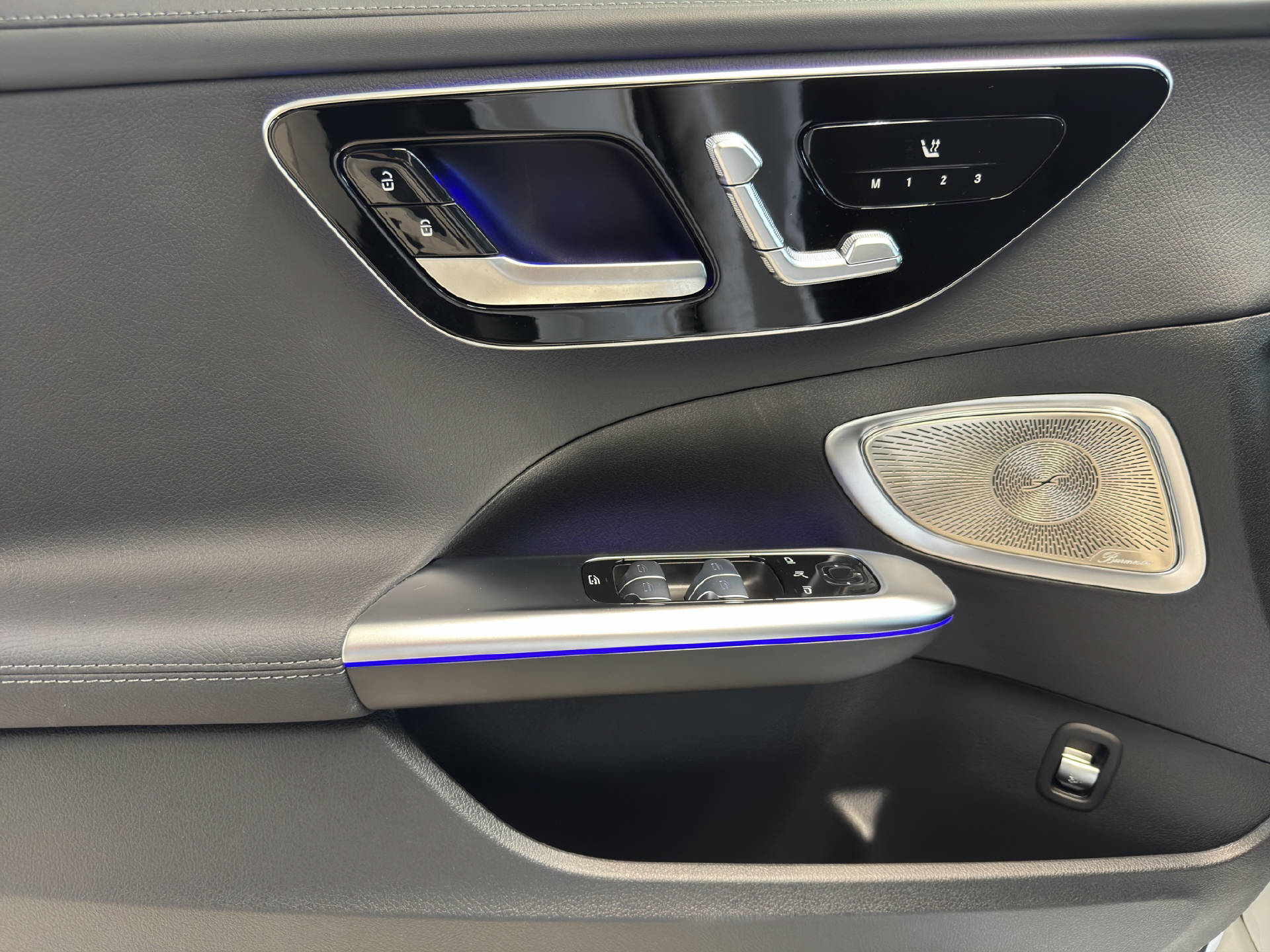 MERCEDES-BENZ C 220 d Swiss Star AMG Line 4MATIC-image-11