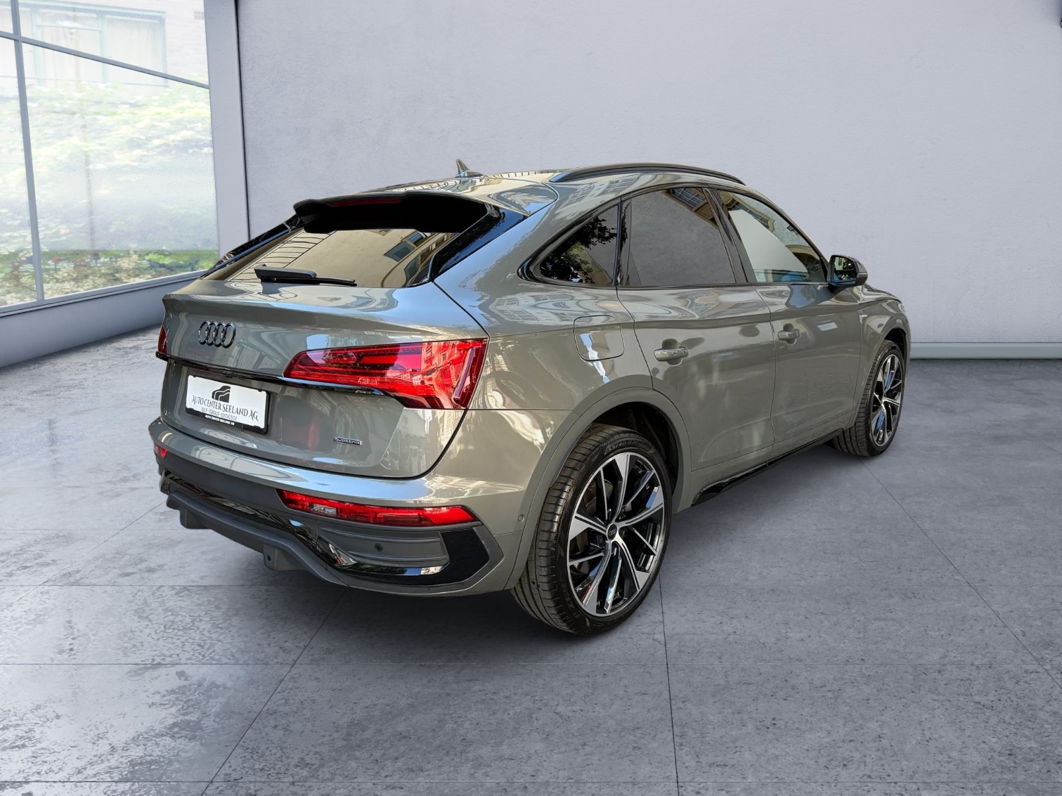 AUDI Q5 Sportback 40 TDI S line quattro S-tronic-image-6