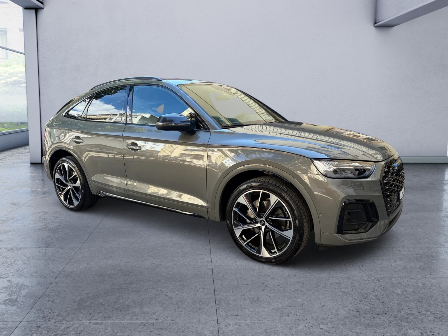 AUDI Q5 Sportback 40 TDI S line quattro S-tronic-image-2