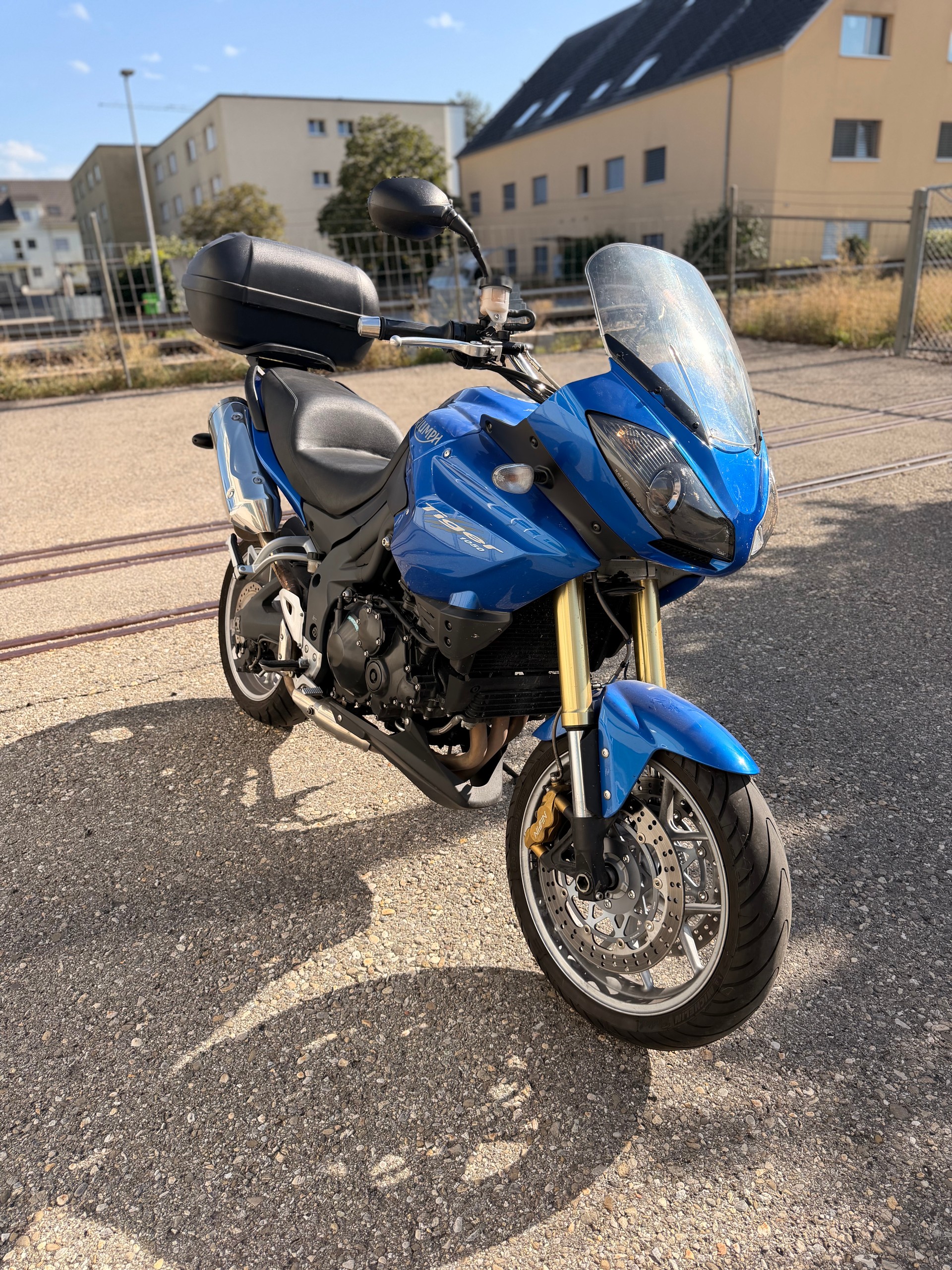 TRIUMPH Tiger 1050 ABS SE-image-1