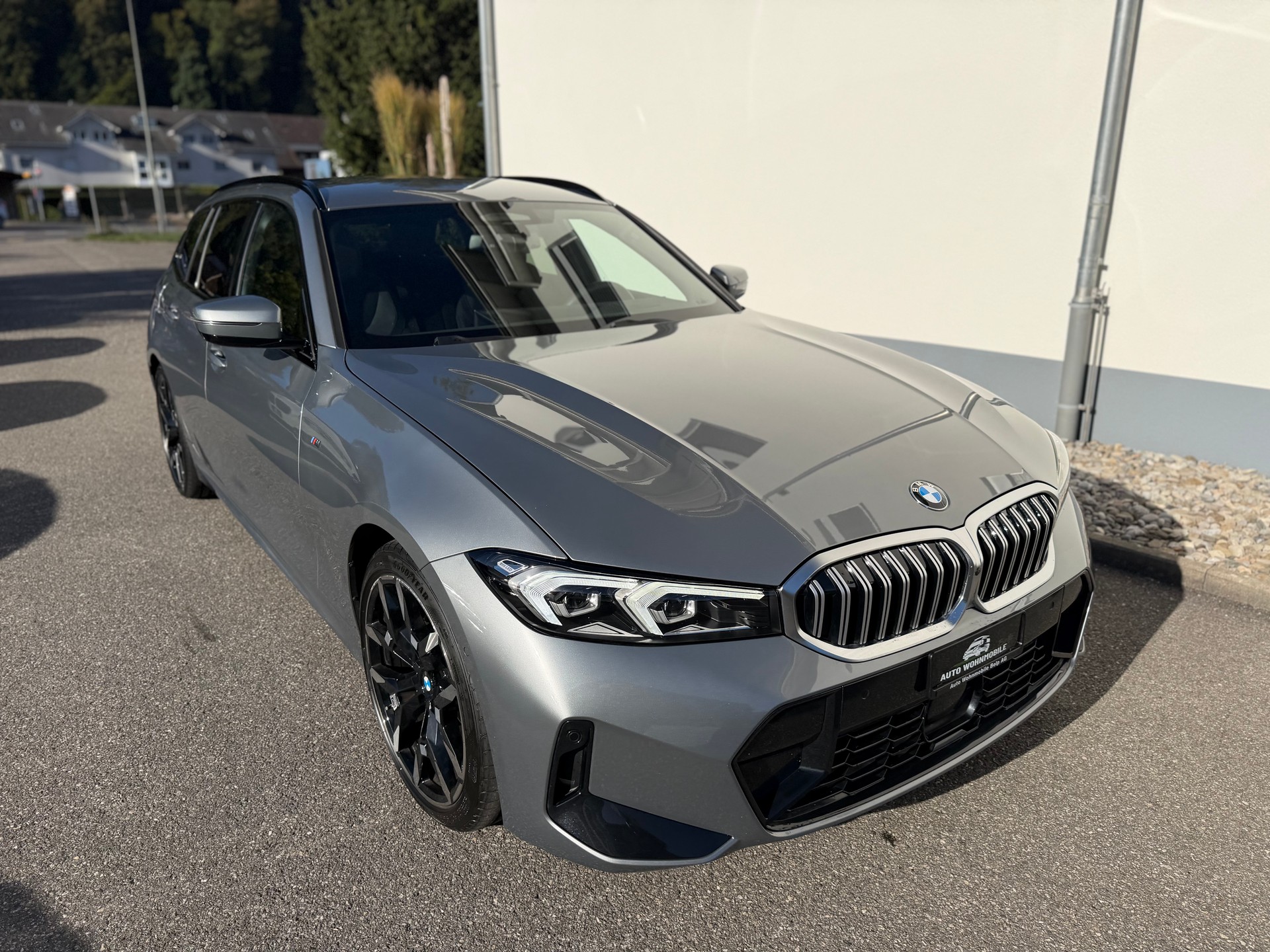 BMW 320d xDrive 48V Touring Steptronic M Sport-showroom-element-1