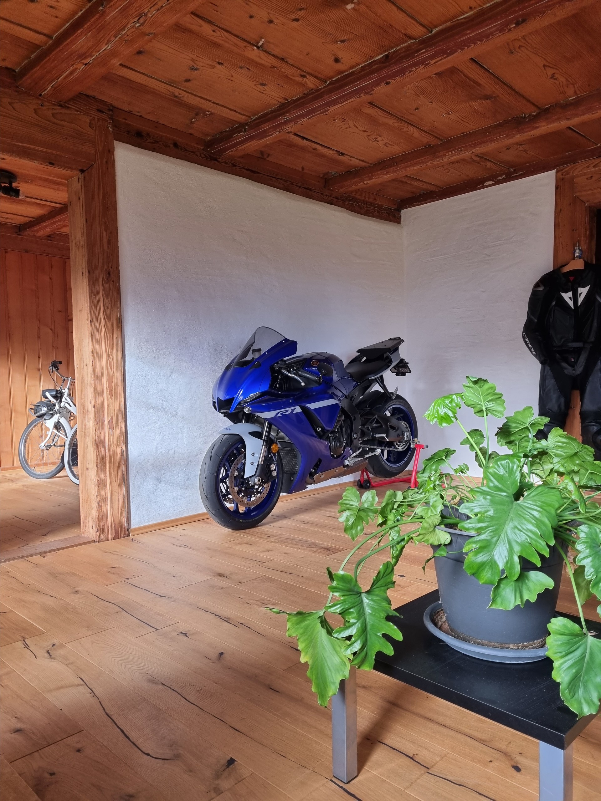 YAMAHA YZF-R1 ABS-image-10