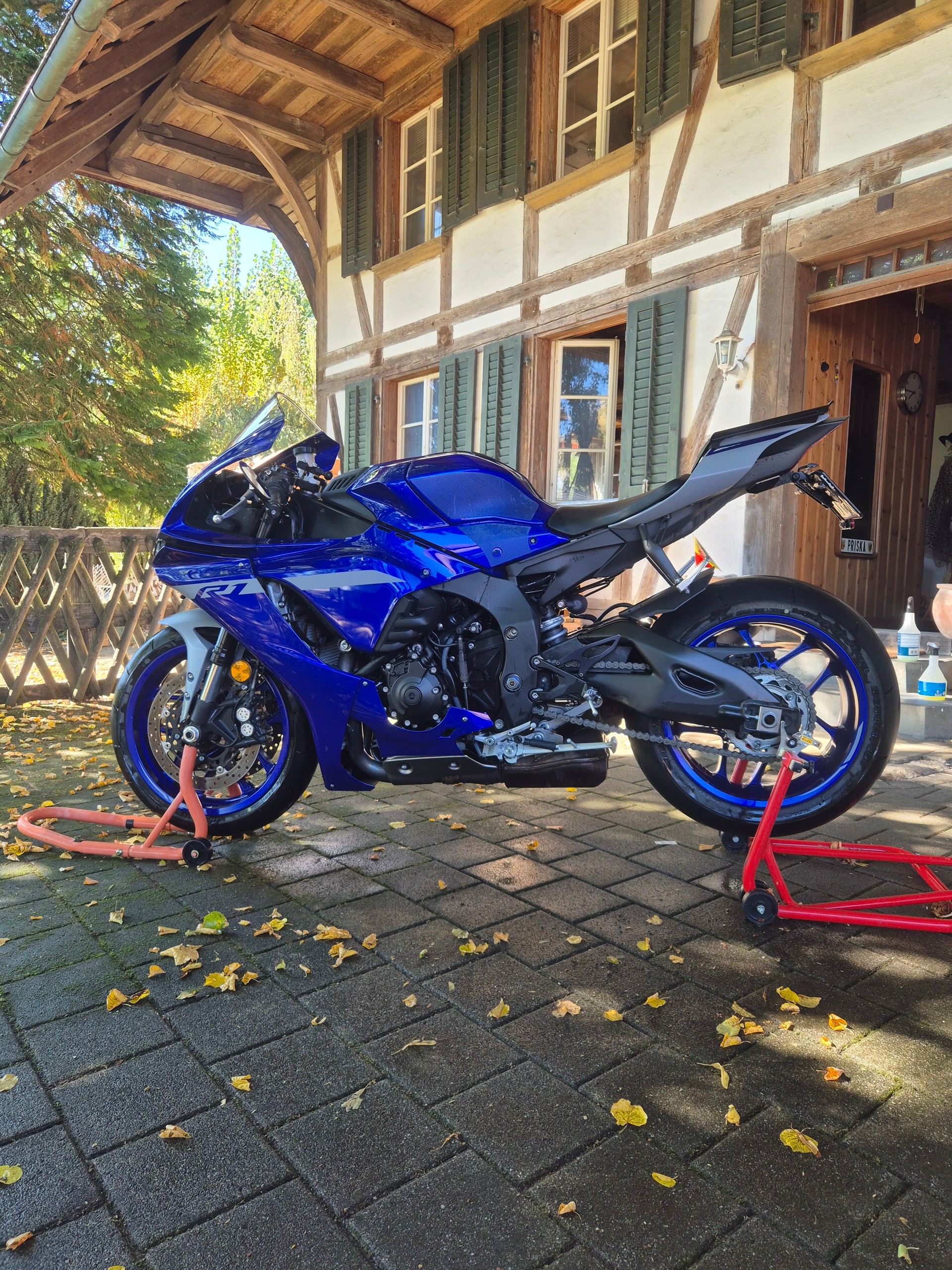 YAMAHA YZF-R1 ABS-image-1