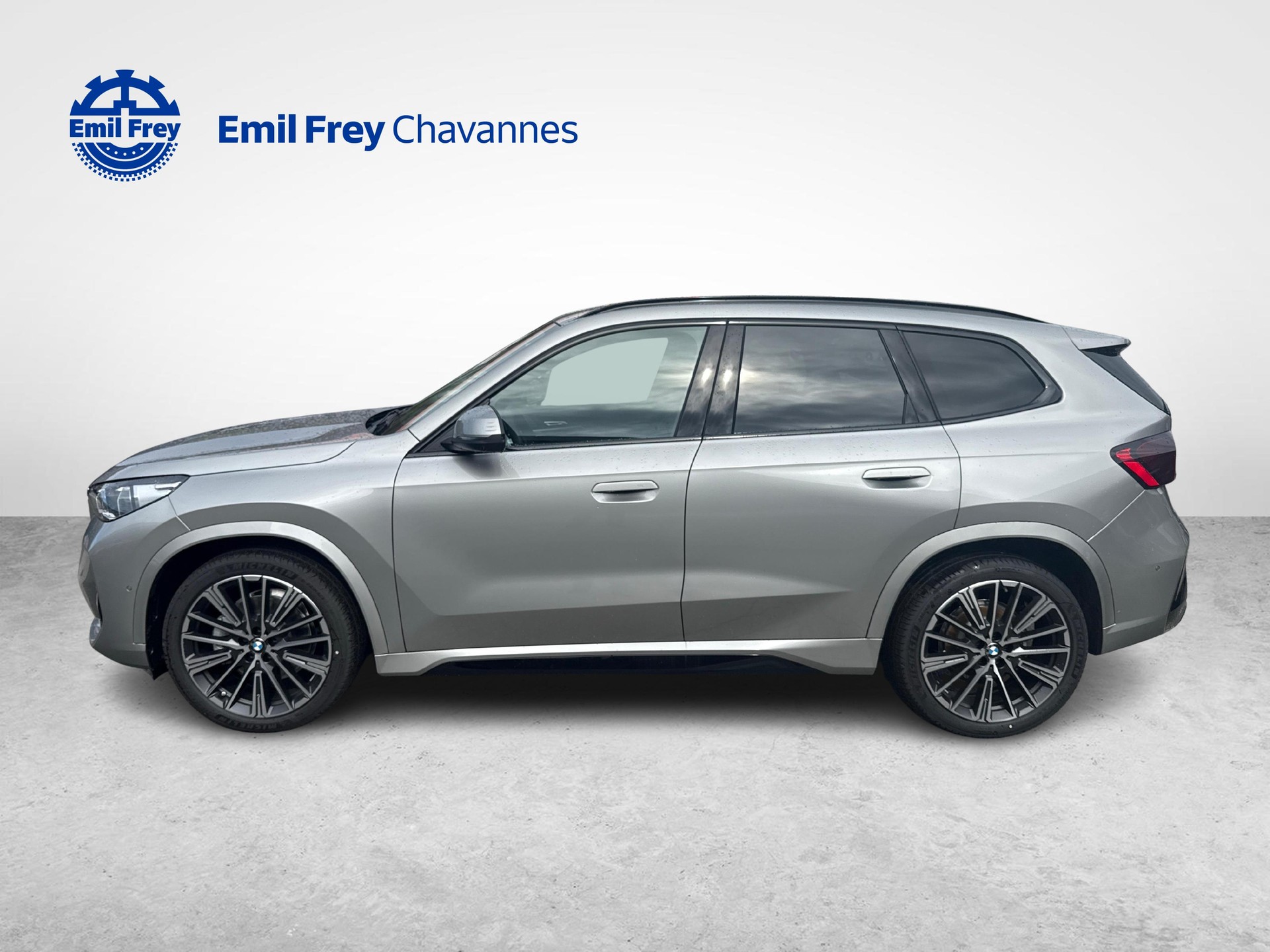 BMW X1 U11 20i sDrive Kit Sport M-showroom-element-1