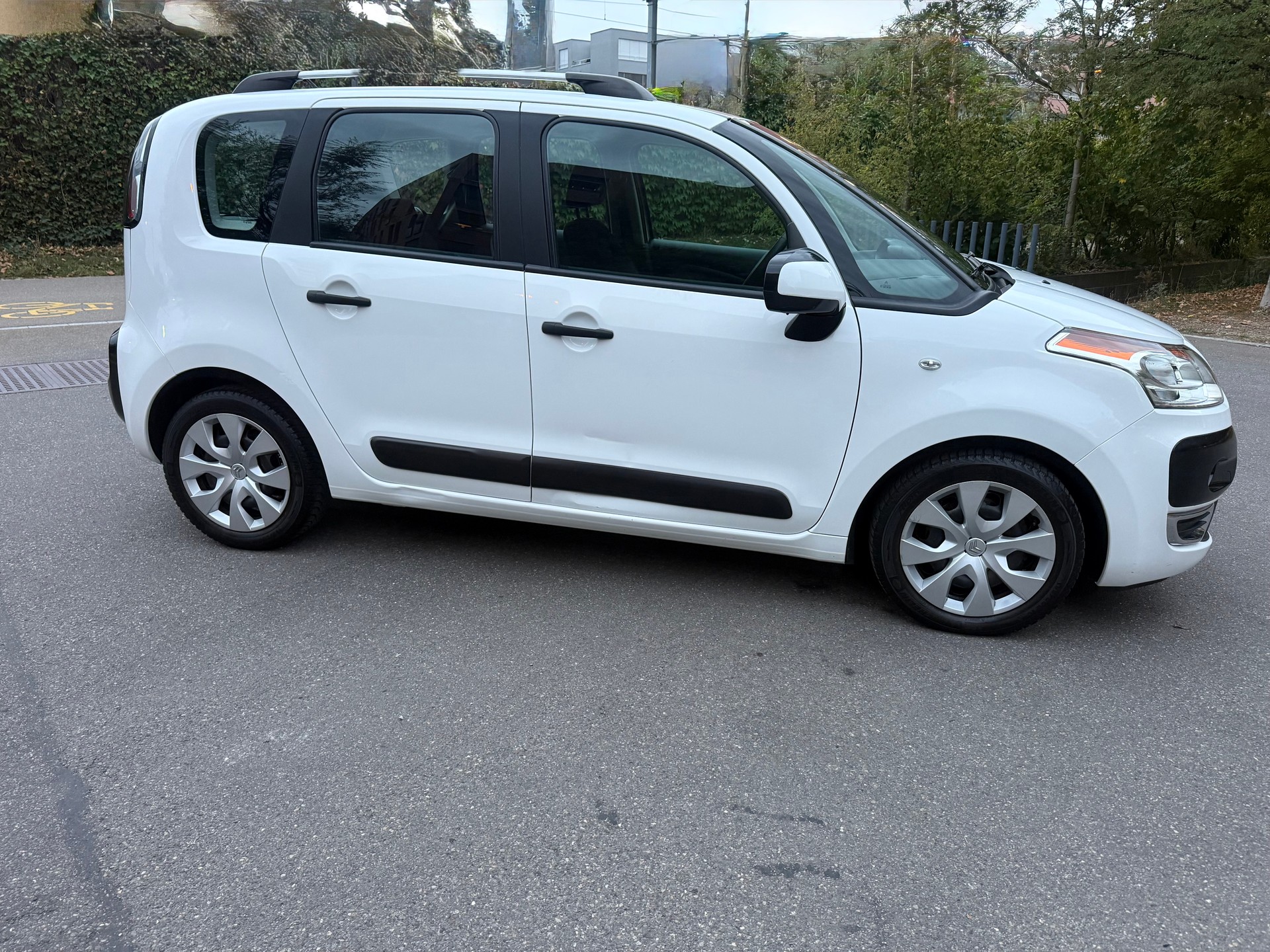 CITROEN C3 Picasso 1.6 HDi Exclusive-image-6