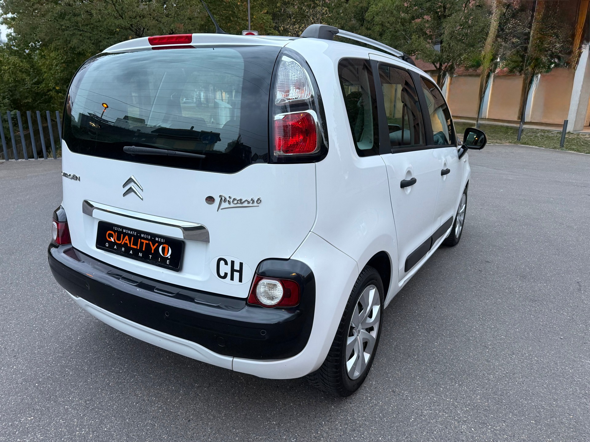 CITROEN C3 Picasso 1.6 HDi Exclusive-image-9