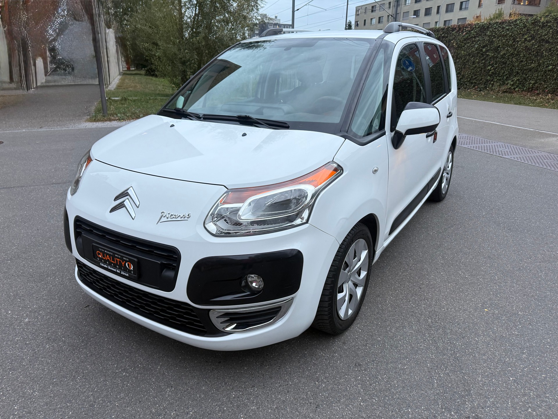 CITROEN C3 Picasso 1.6 HDi Exclusive-showroom-element-1