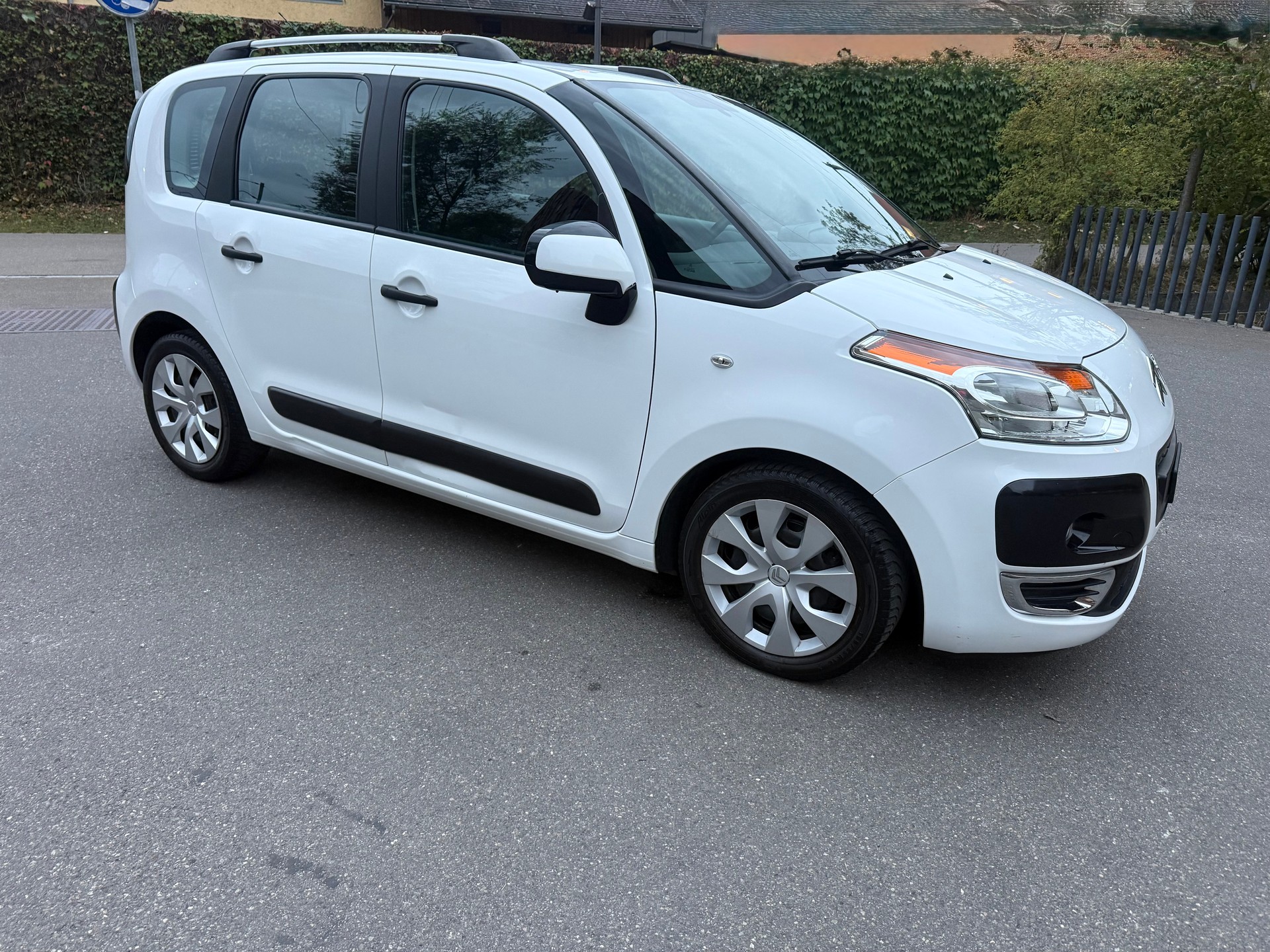 CITROEN C3 Picasso 1.6 HDi Exclusive-image-5