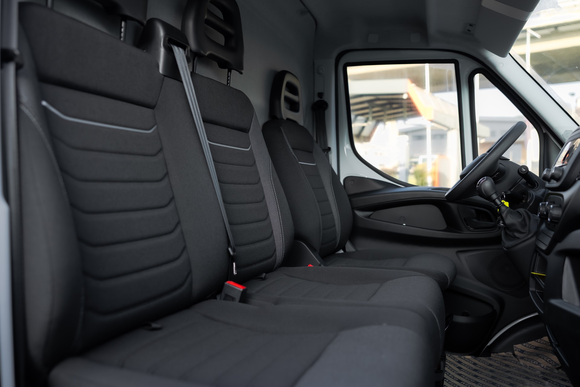 IVECO Daily 35 S 14 V-image-8