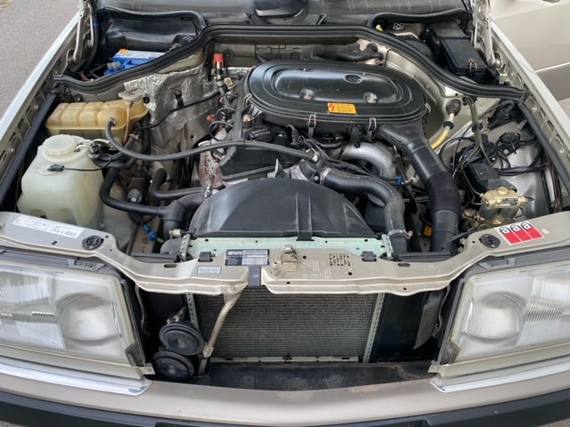 MERCEDES-BENZ 230 E-image-9