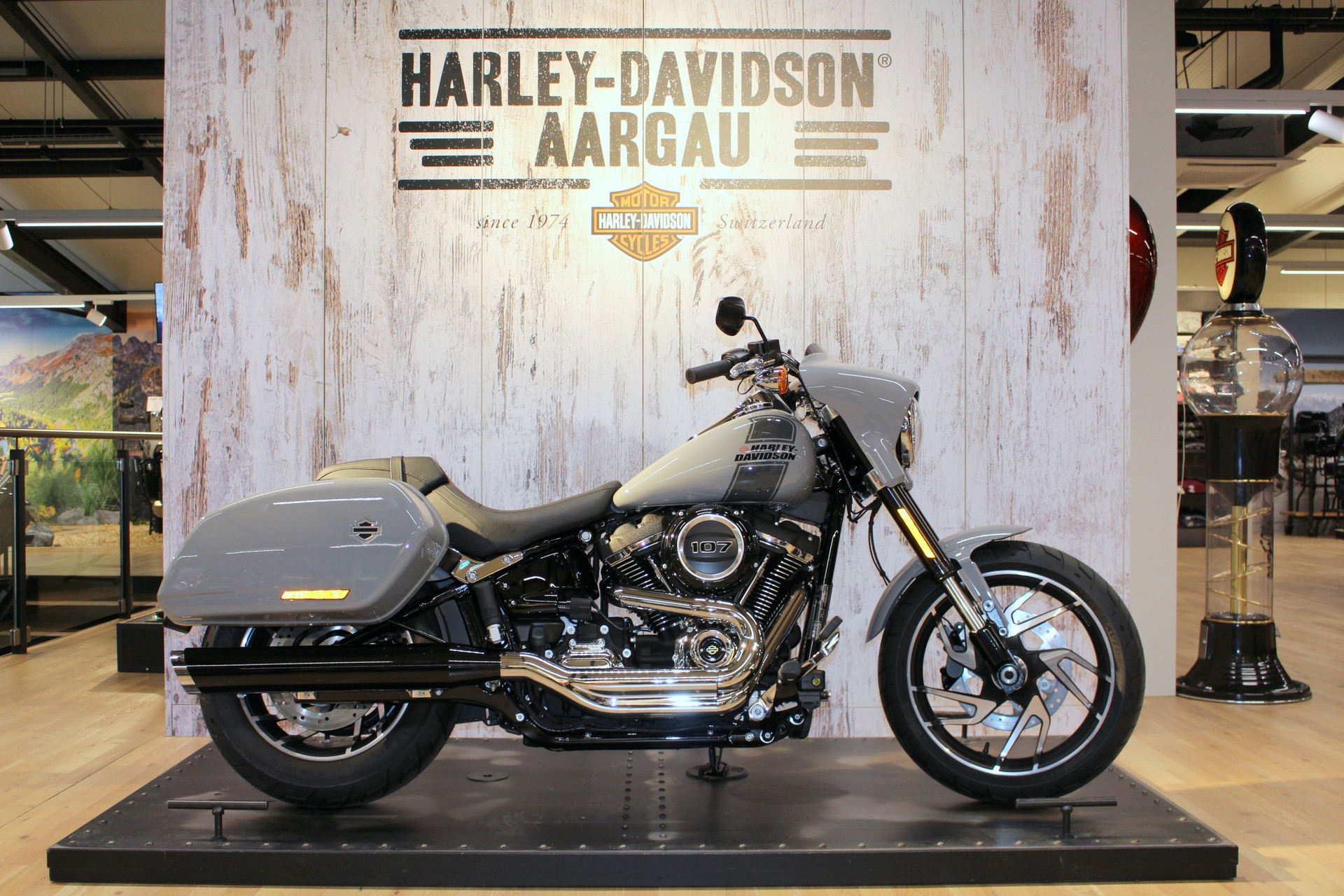 HARLEY-DAVIDSON FLSB Sport Glide Deluxe 107-image-0