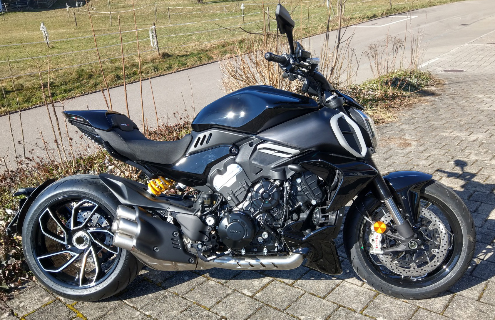 DUCATI Diavel V4