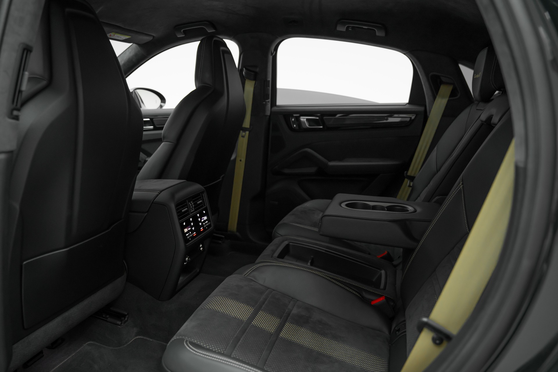 PORSCHE Cayenne Turbo GT-image-12