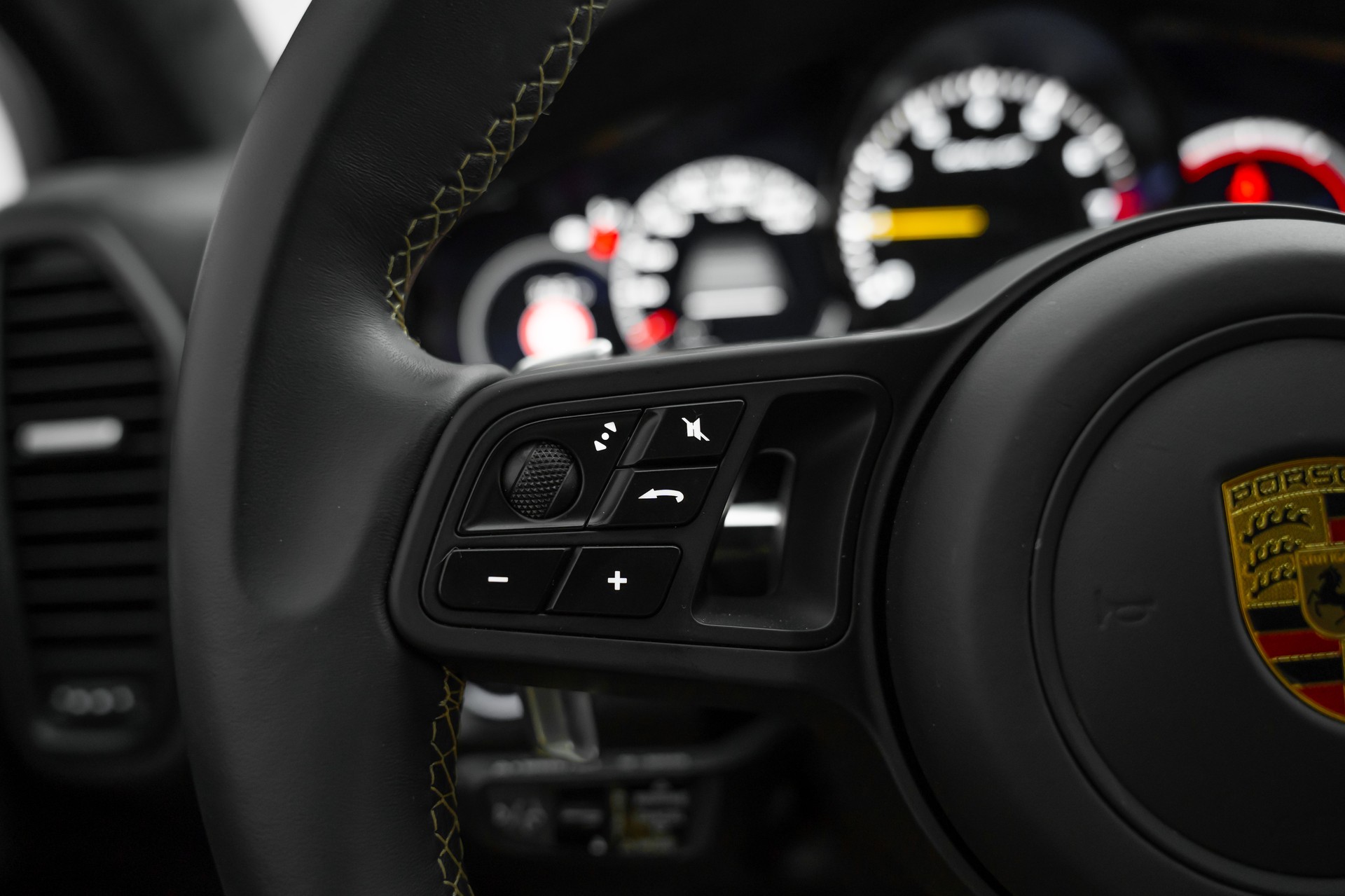 PORSCHE Cayenne Turbo GT-image-16