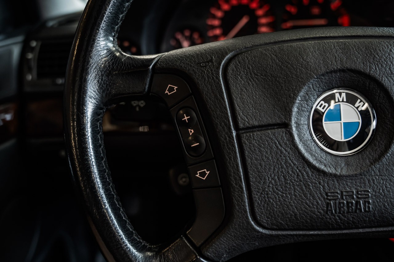 BMW 750i-image-27