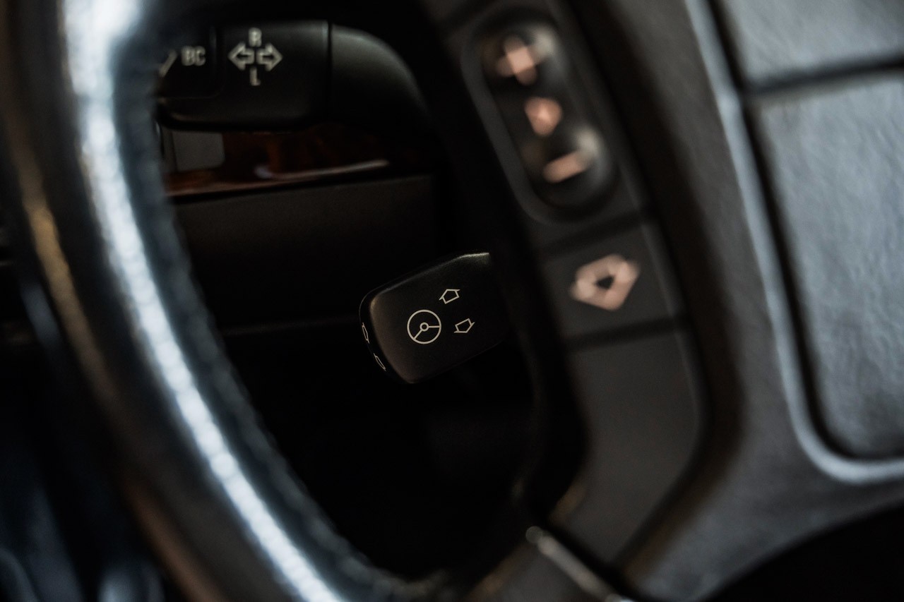 BMW 750i-image-28