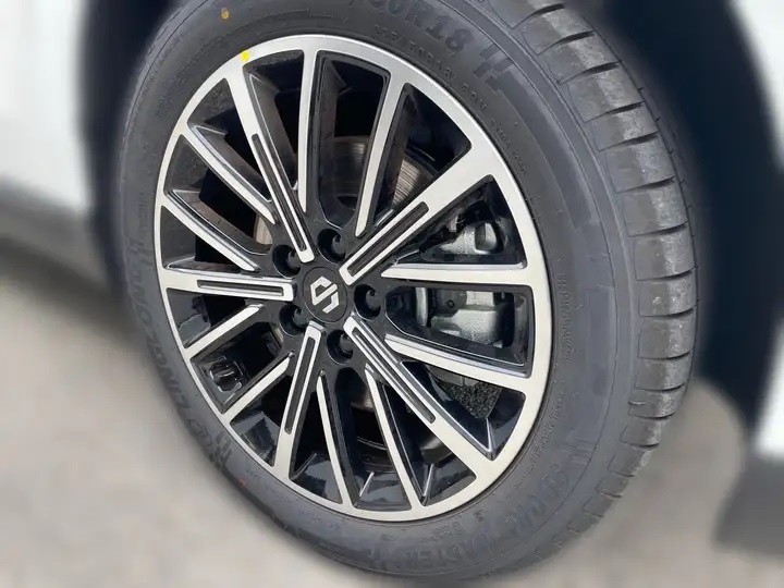 LEAPMOTOR B10 Design-showroom-element-3