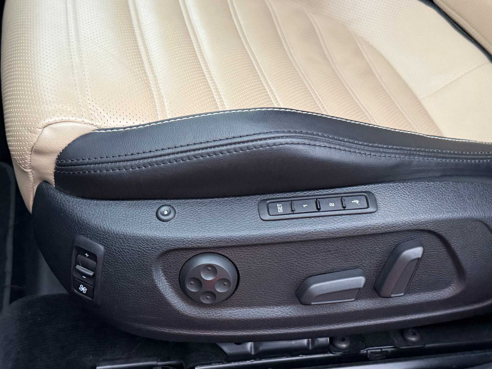 VW CC 3.6 V6 FSI 4Motion DSG-image-9