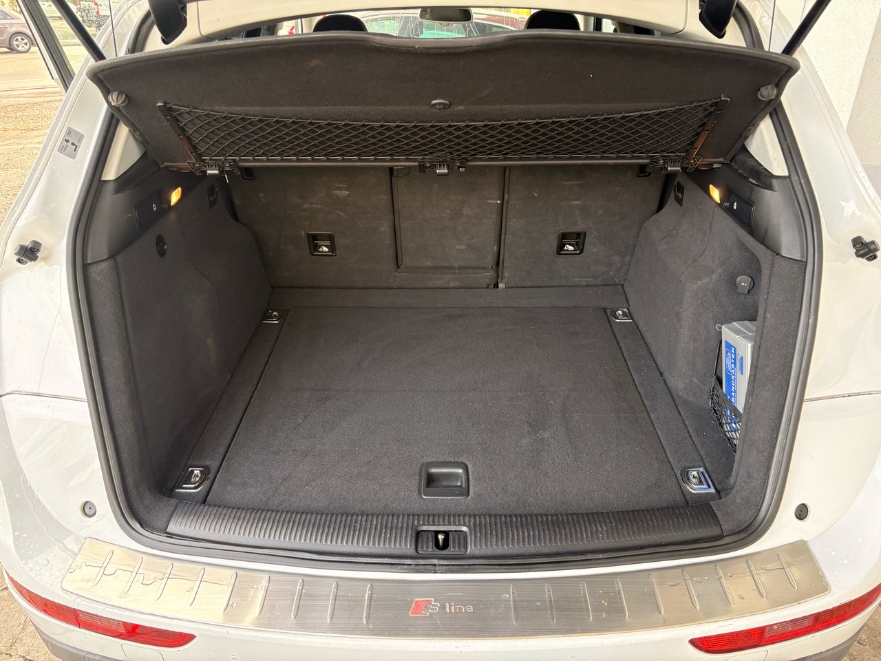 AUDI Q5 2.0 TDI quattro S-tronic-image-9