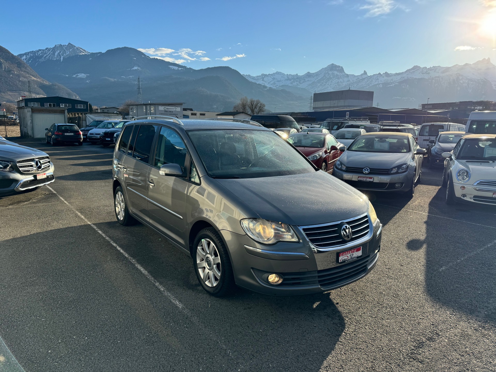 VW Touran 2.0 TDI Highline-image-1