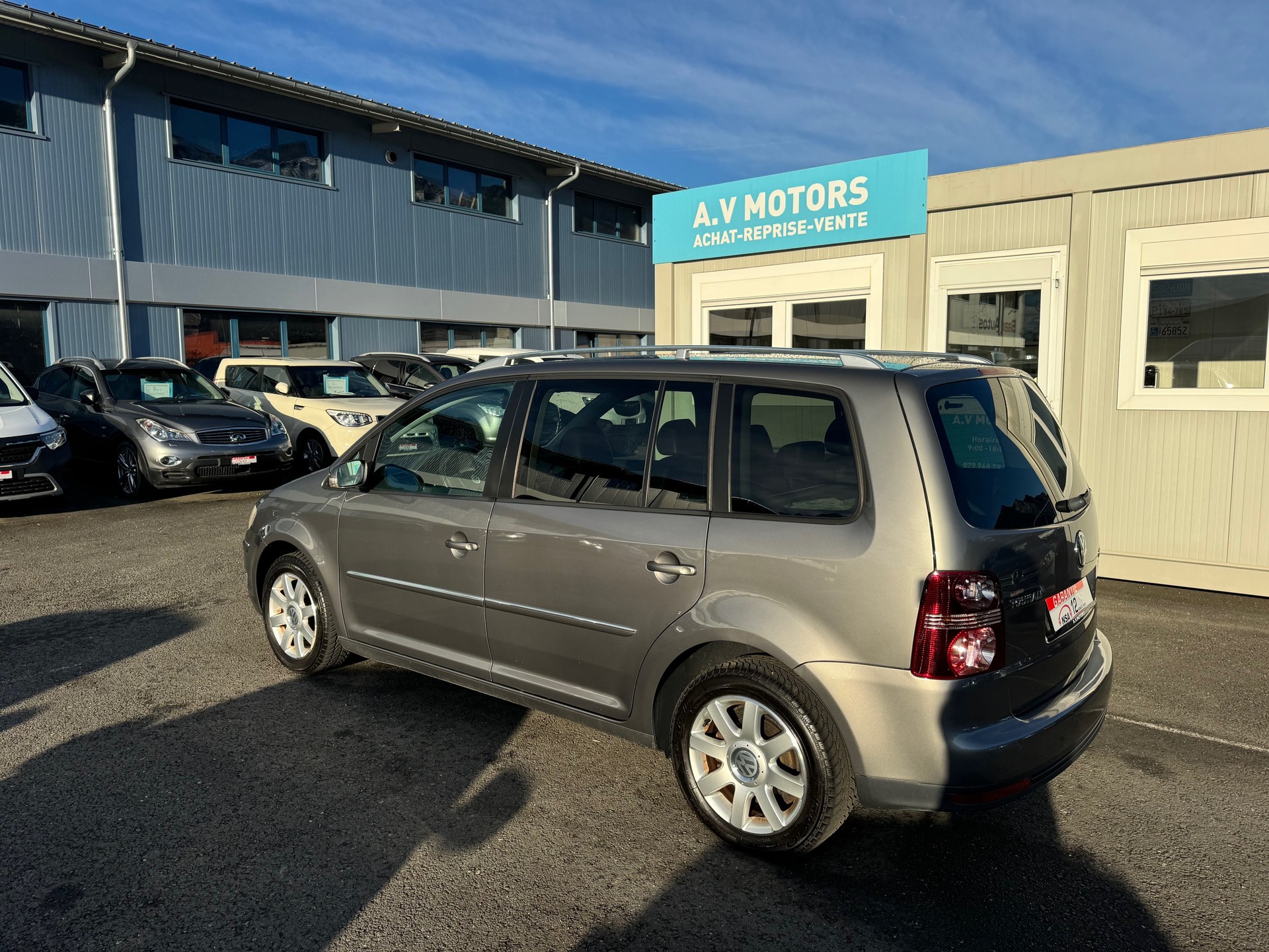 VW Touran 2.0 TDI Highline-image-3