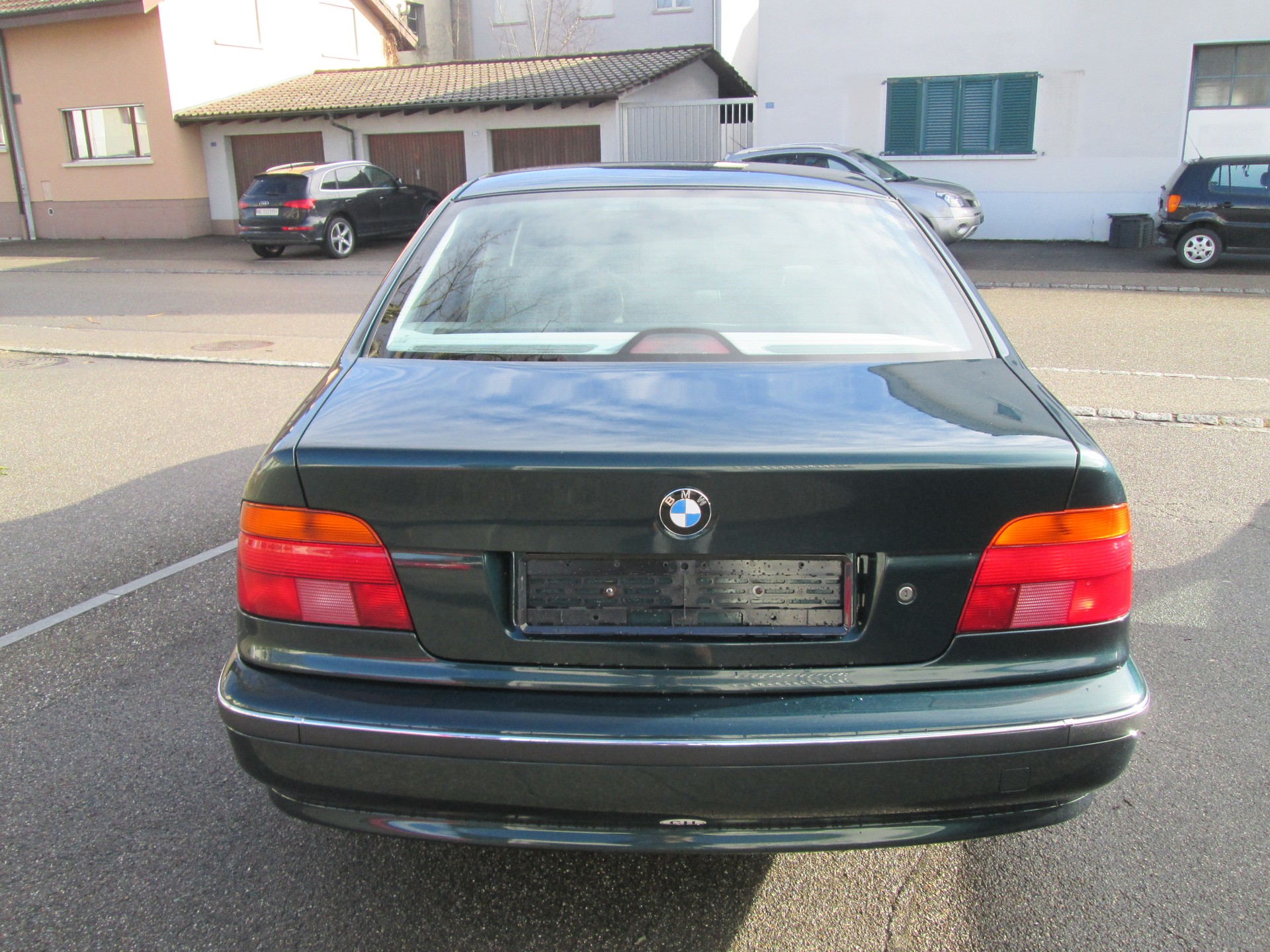 BMW 523i-image-3