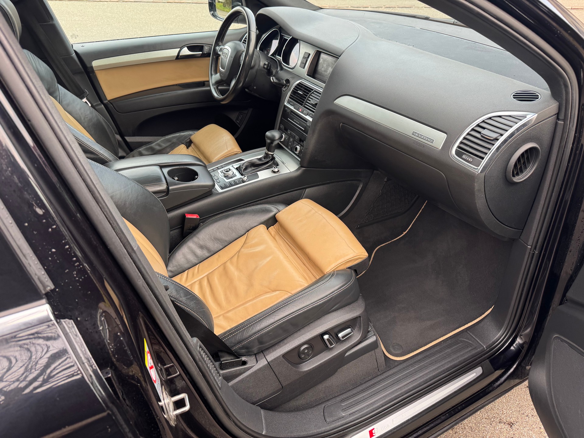 AUDI Q7 3.0 TDI quattro tiptronic-image-7