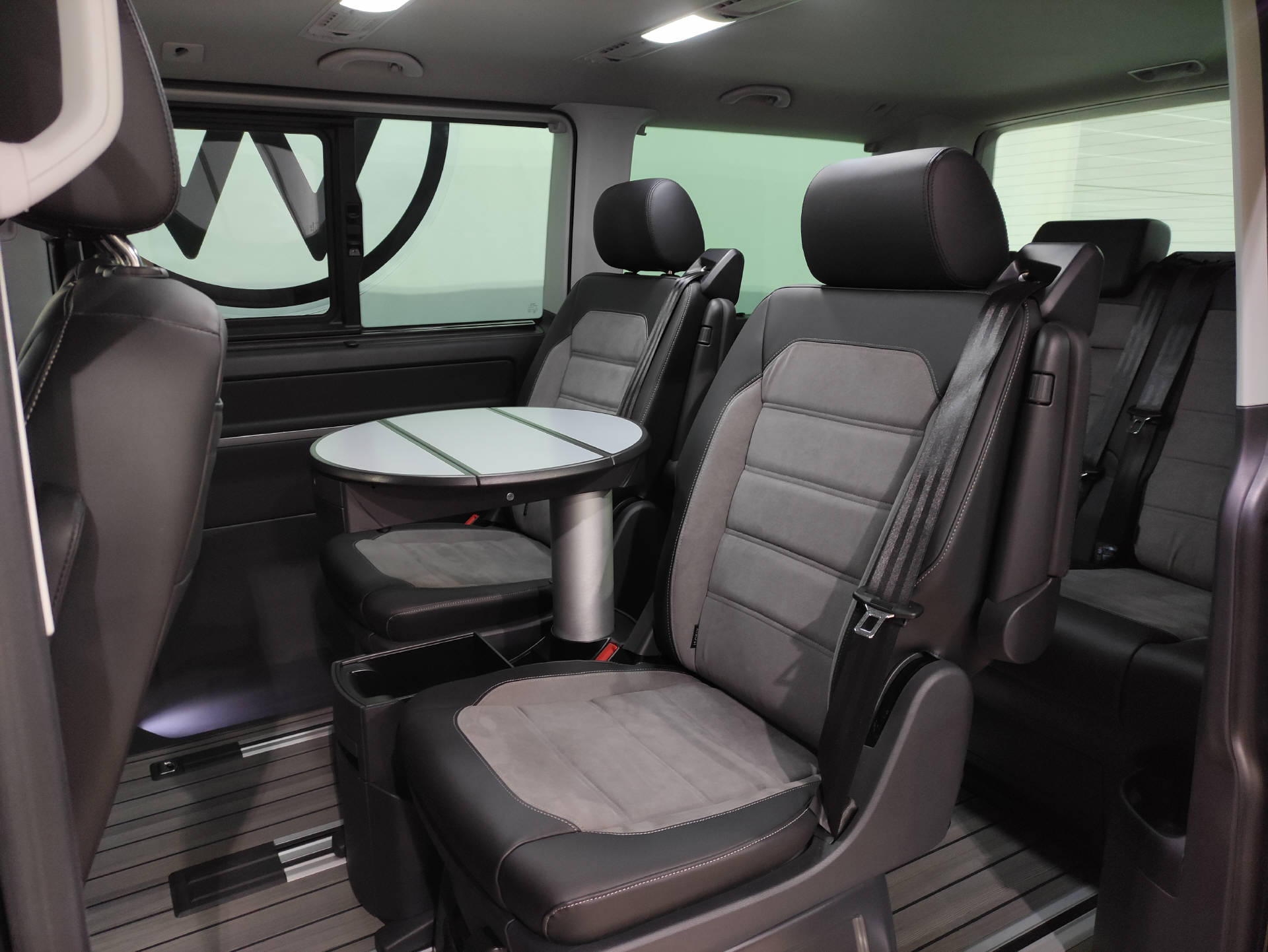 VW T6.1 Multivan 2.0 TDI 204 Highline Liberty DSG 4m-image-12