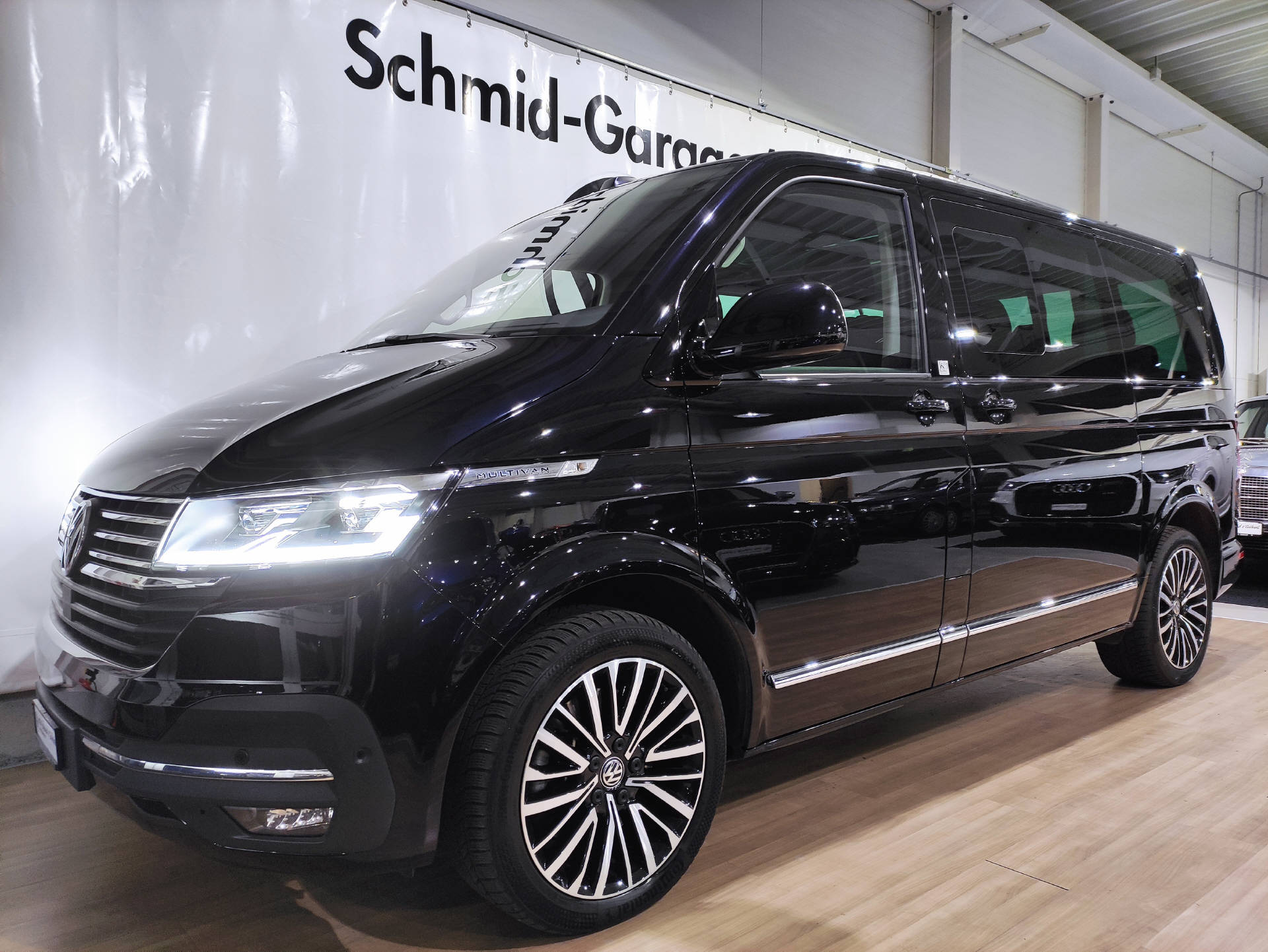 VW T6.1 Multivan 2.0 TDI 204 Highline Liberty DSG 4m-showroom-element-1