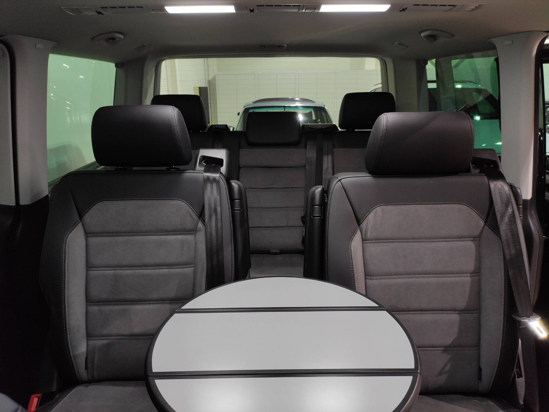 VW T6.1 Multivan 2.0 TDI 204 Highline Liberty DSG 4m-image-11