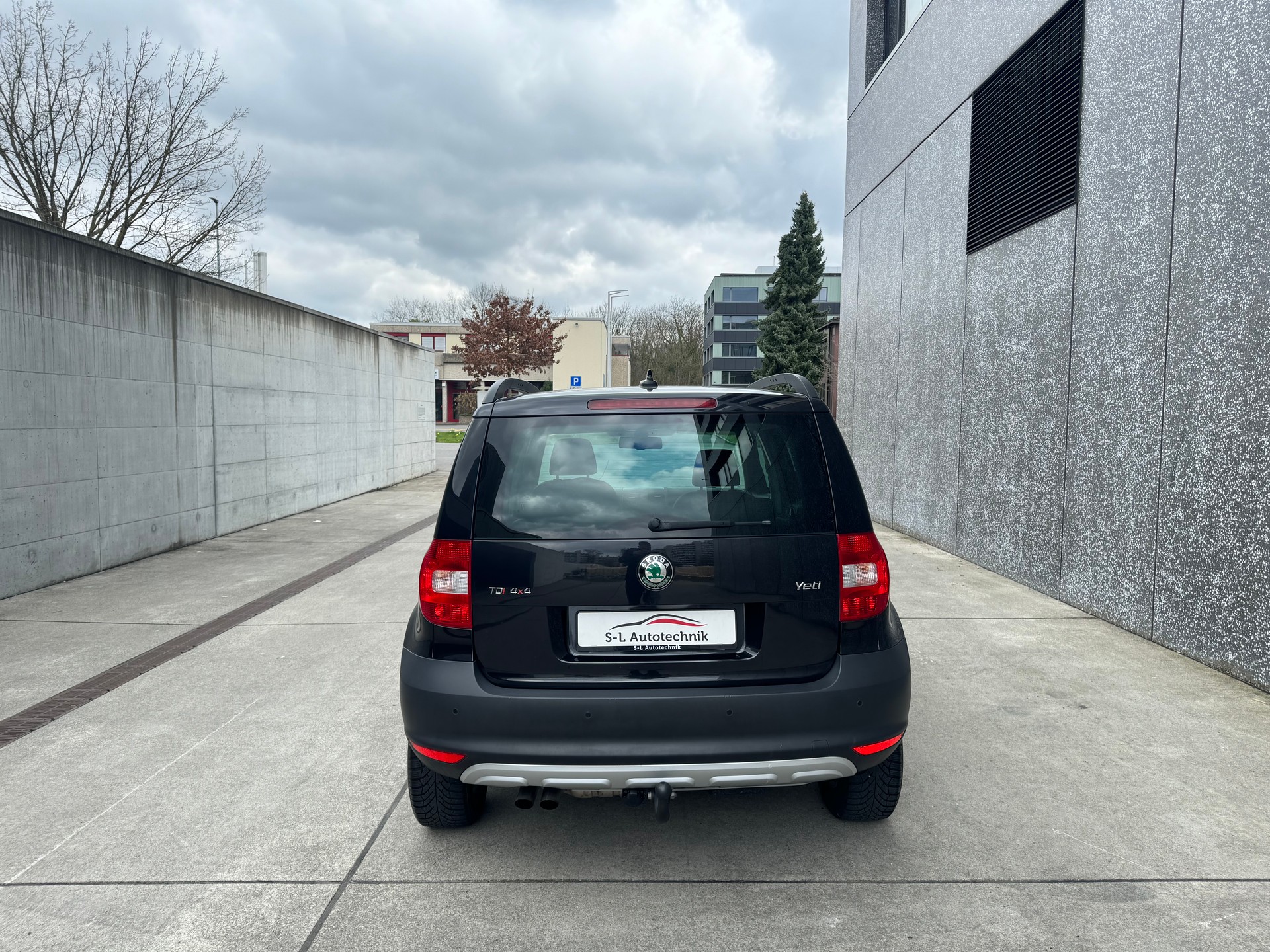 SKODA Yeti 2.0 TDI Elegance 4x4 DSG-image-5