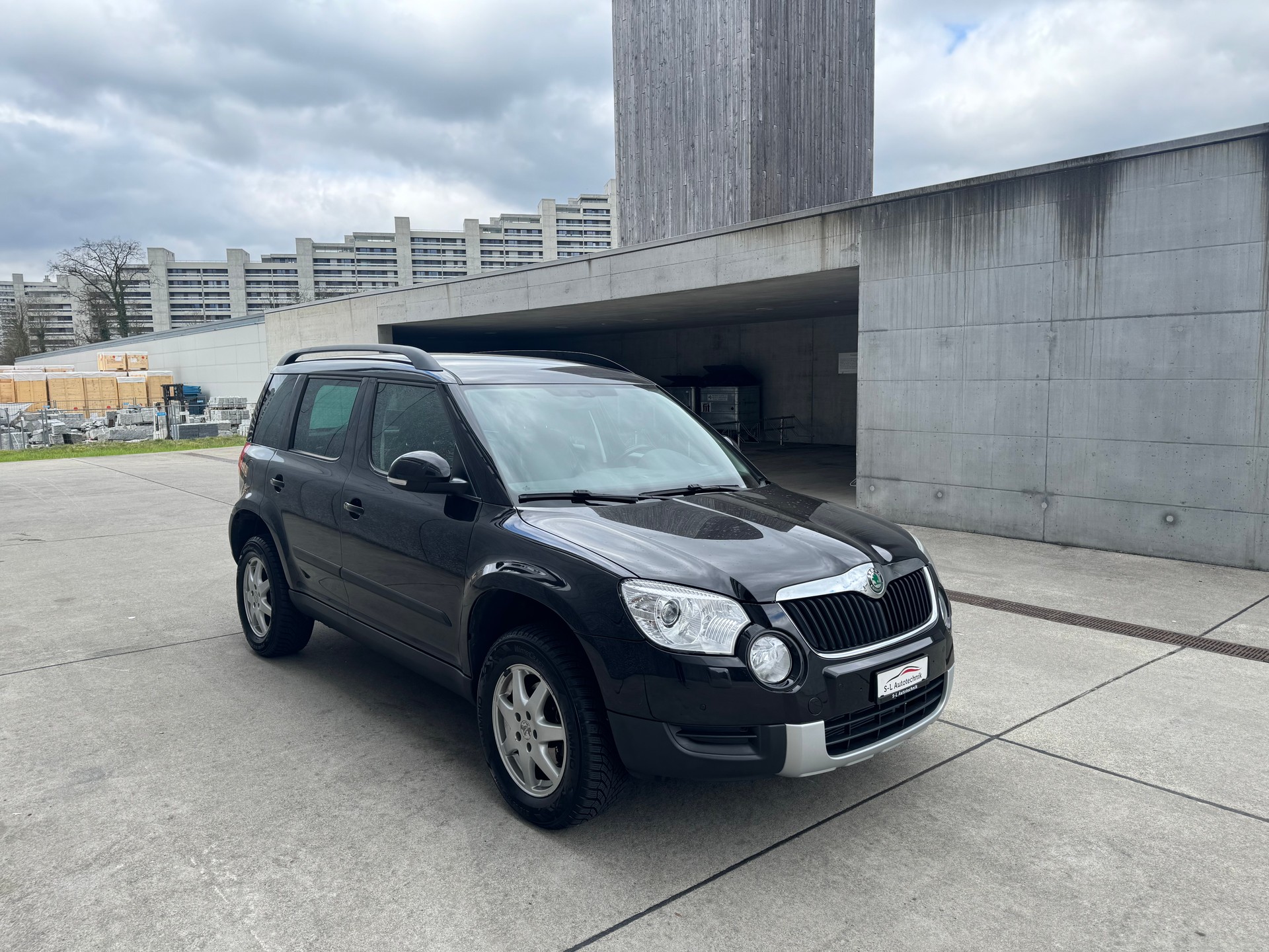 SKODA Yeti 2.0 TDI Elegance 4x4 DSG-showroom-element-2