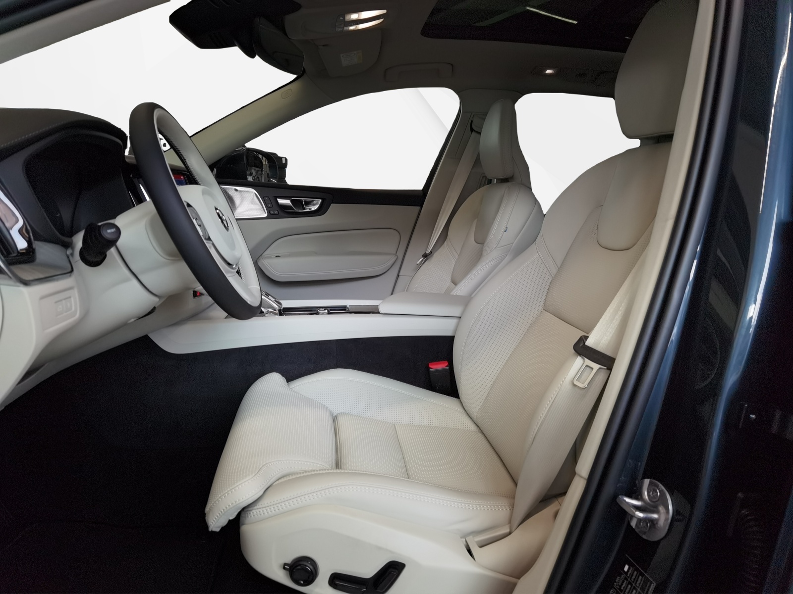 VOLVO XC60 2.0 T8 TE Ultra Bright eAWD-showroom-element-3