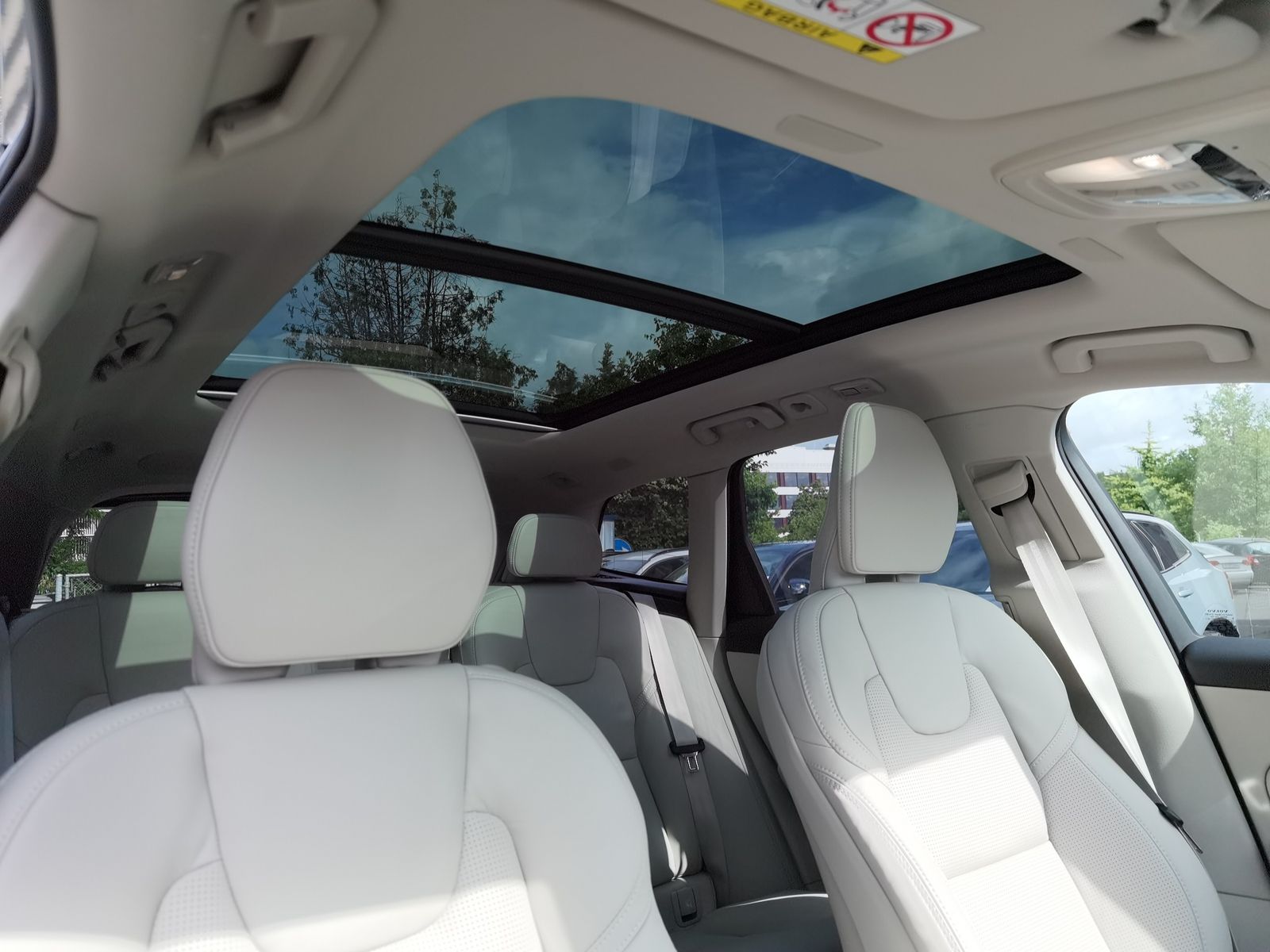 VOLVO XC60 2.0 T8 TE Ultra Bright eAWD-image-10