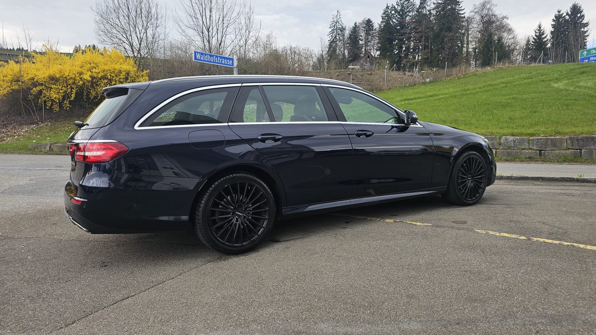 MERCEDES-BENZ E 250 AMG Line 9G-Tronic-showroom-element-2