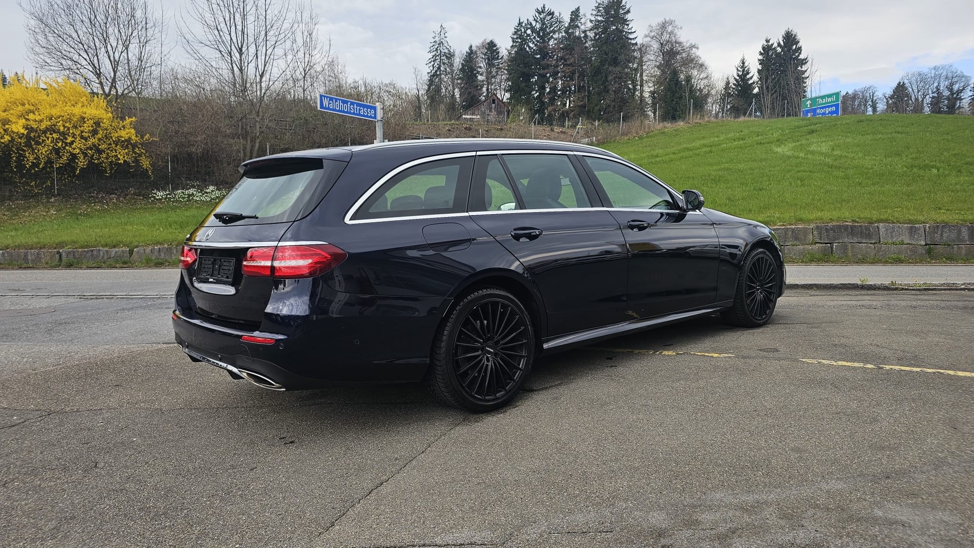 MERCEDES-BENZ E 250 AMG Line 9G-Tronic-showroom-element-3