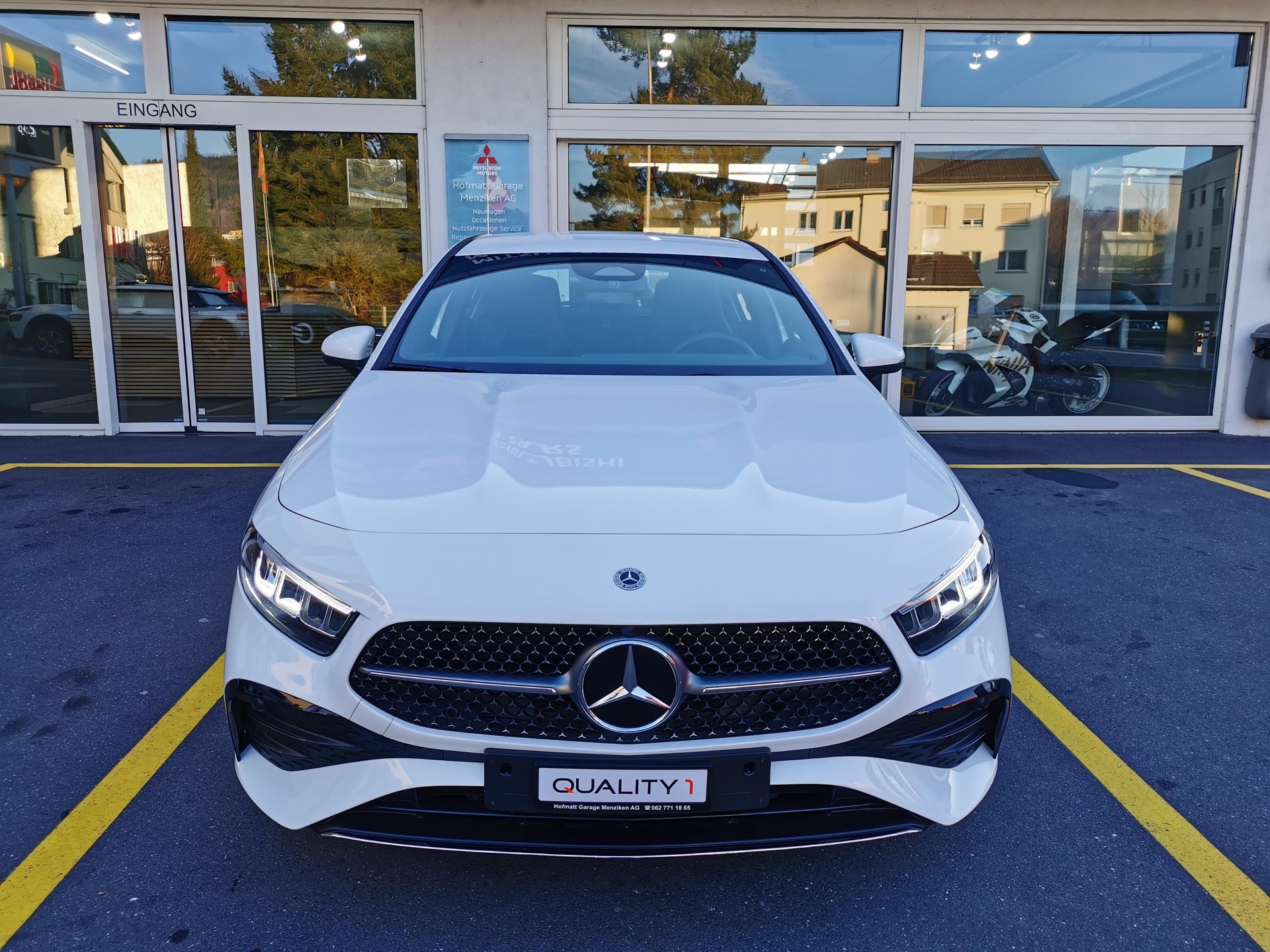 MERCEDES-BENZ A 250 AMG Line 4m Limousine