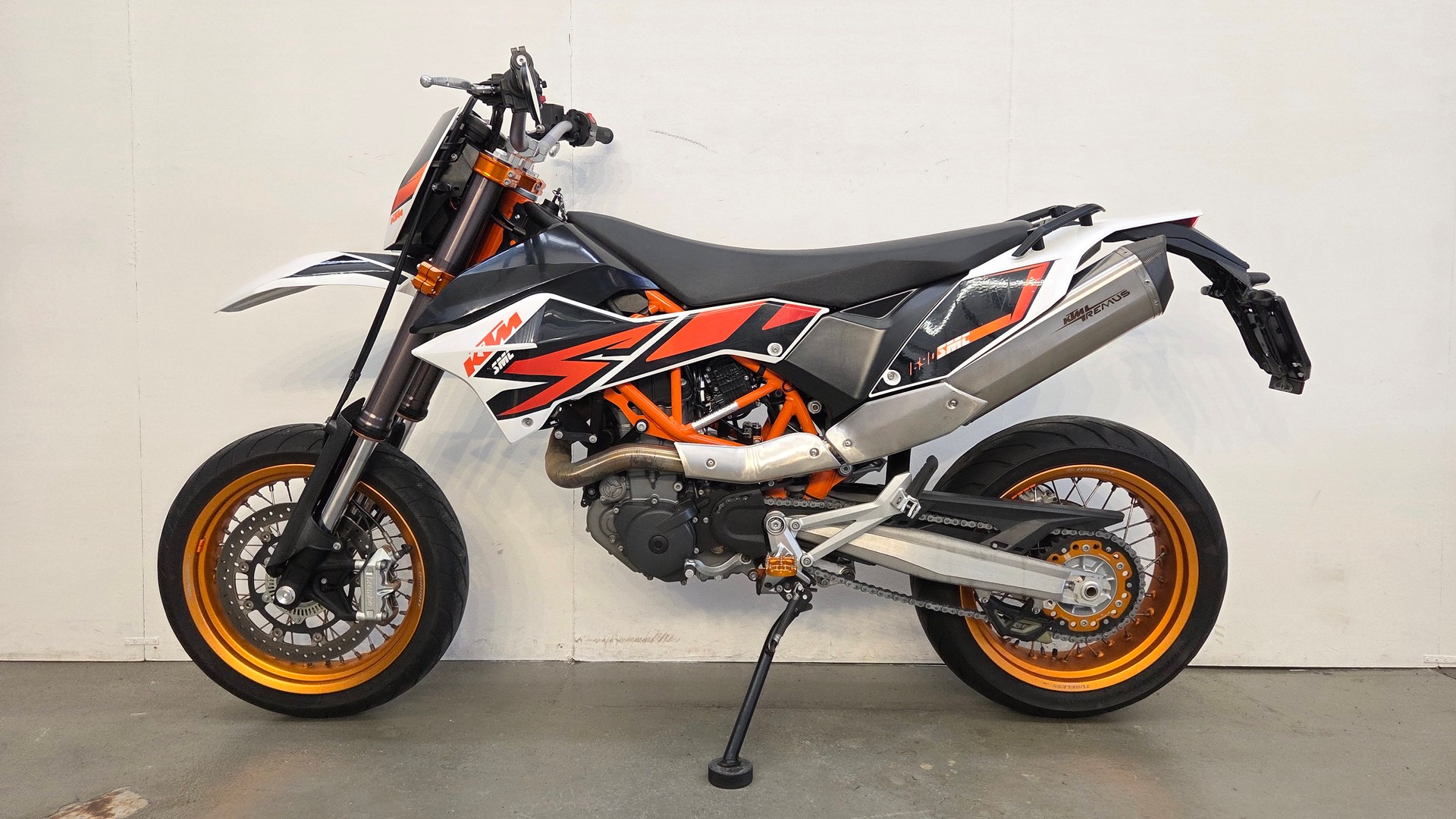 KTM 690 SMC R ABS (35 kW)-image-1