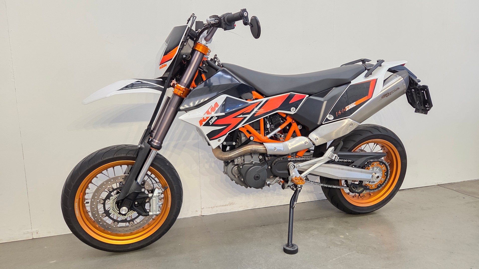 KTM 690 SMC R ABS (35 kW)-image-3