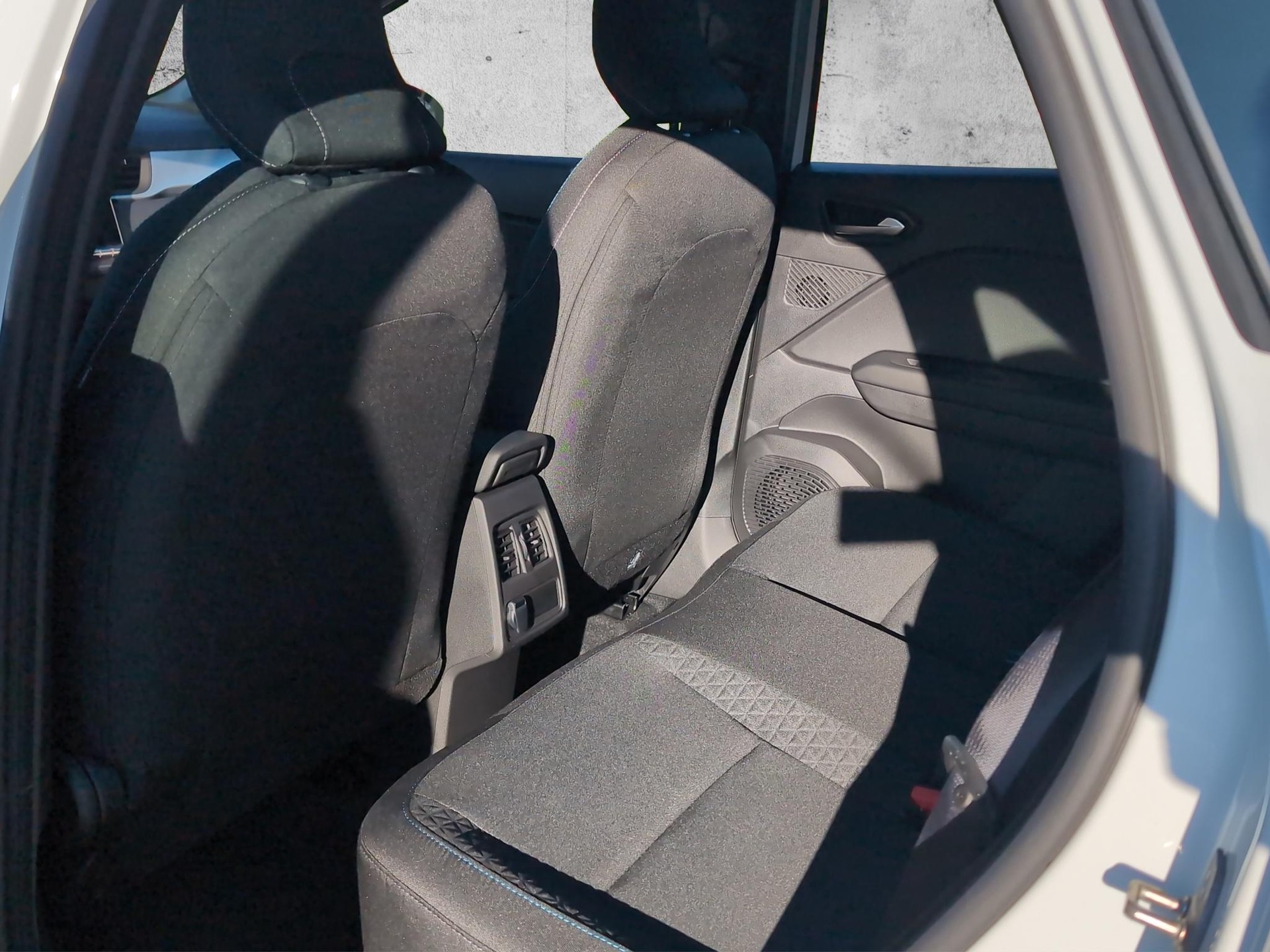 MITSUBISHI Grandis 1.8 HEV Invite+ Edition-image-11