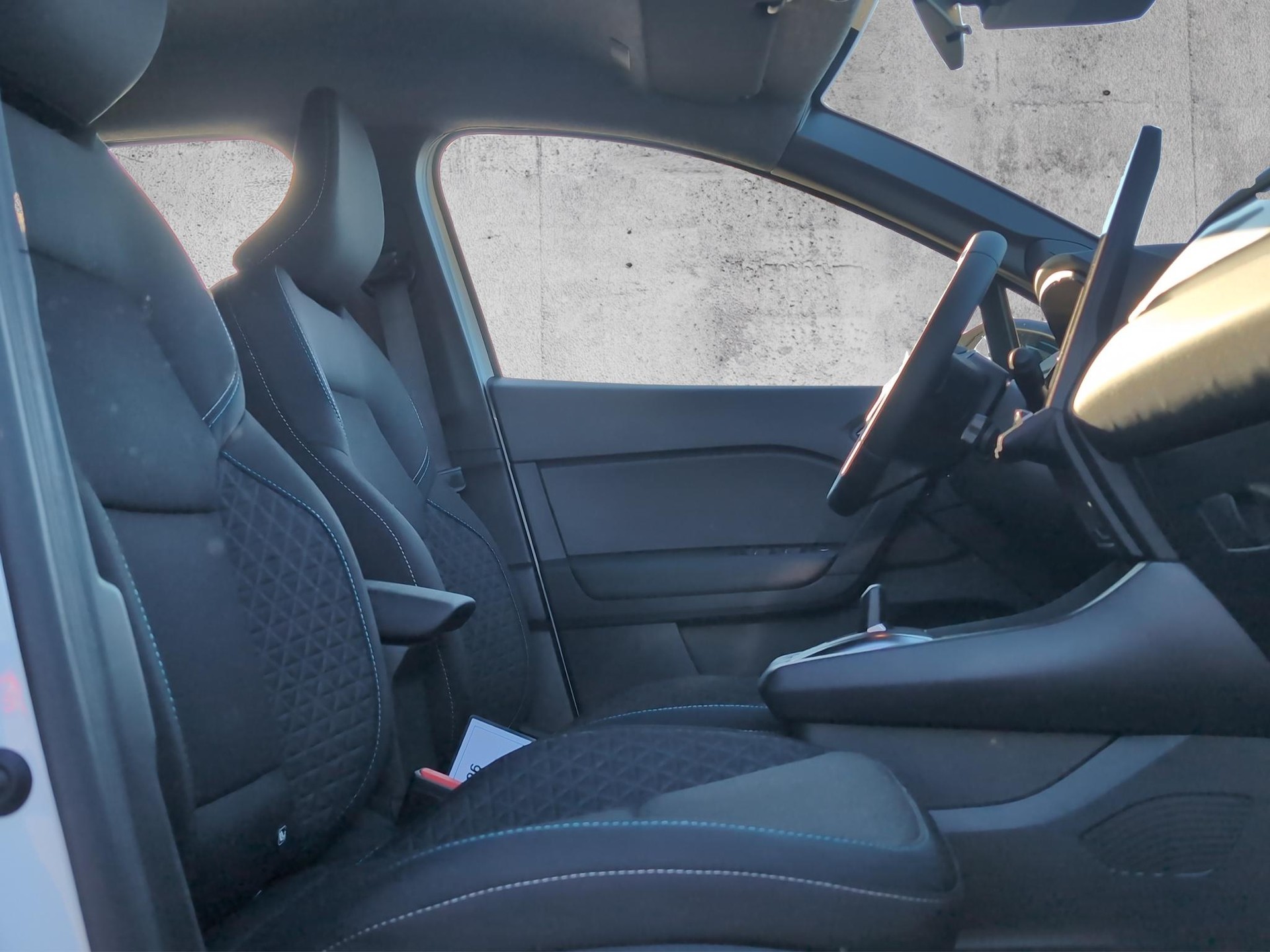 MITSUBISHI Grandis 1.8 HEV Invite+ Edition-image-10