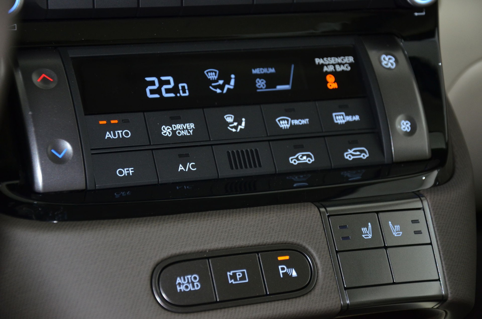 HYUNDAI Inster 49kWh Luxury-image-23