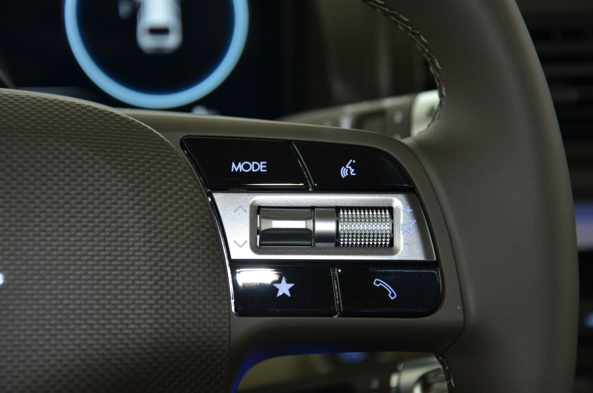 HYUNDAI Inster 49kWh Luxury-image-20
